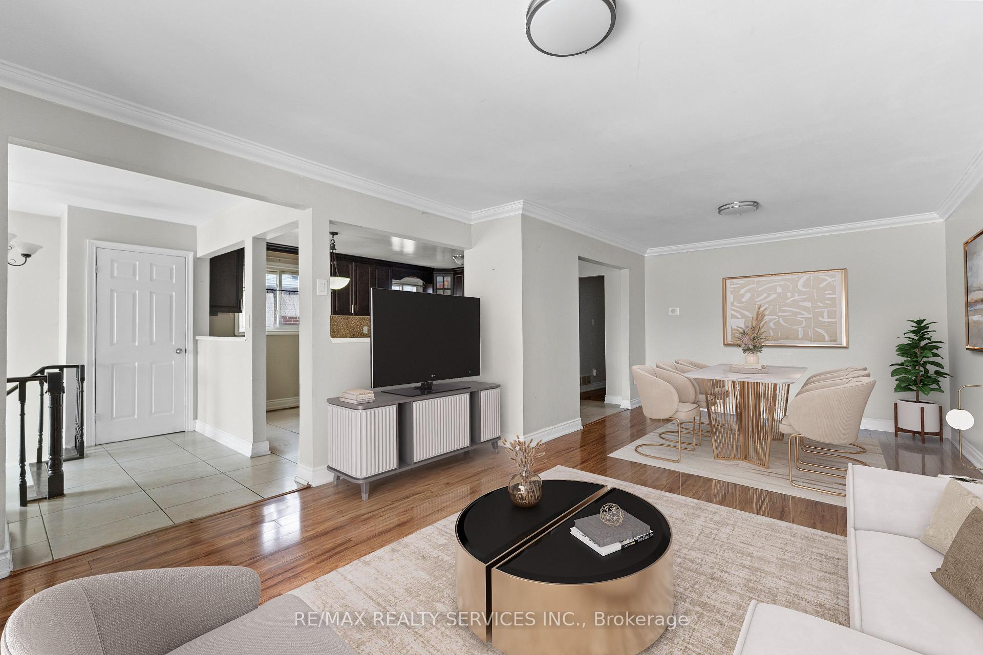 Photo 3 of 10 Royal Salisbury Way, Brampton, Madoc — HOMEH