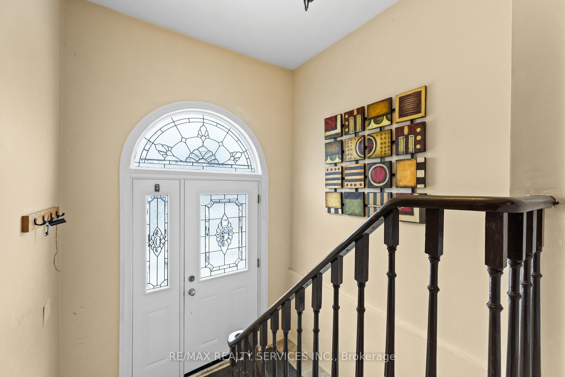 Photo 6 of 10 Royal Salisbury Way, Brampton, Madoc — HOMEH
