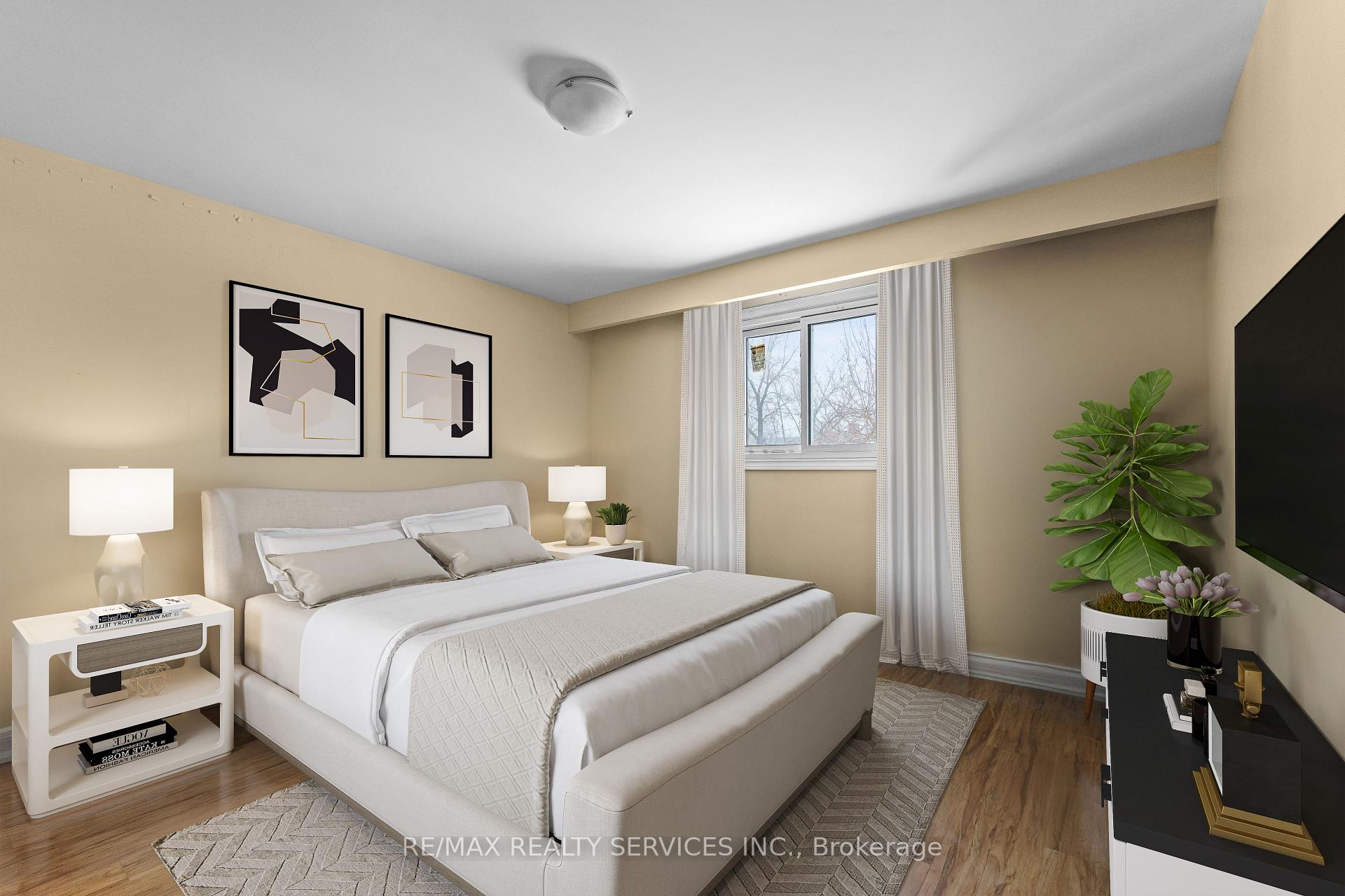 Photo 10 of 10 Royal Salisbury Way, Brampton, Madoc — HOMEH