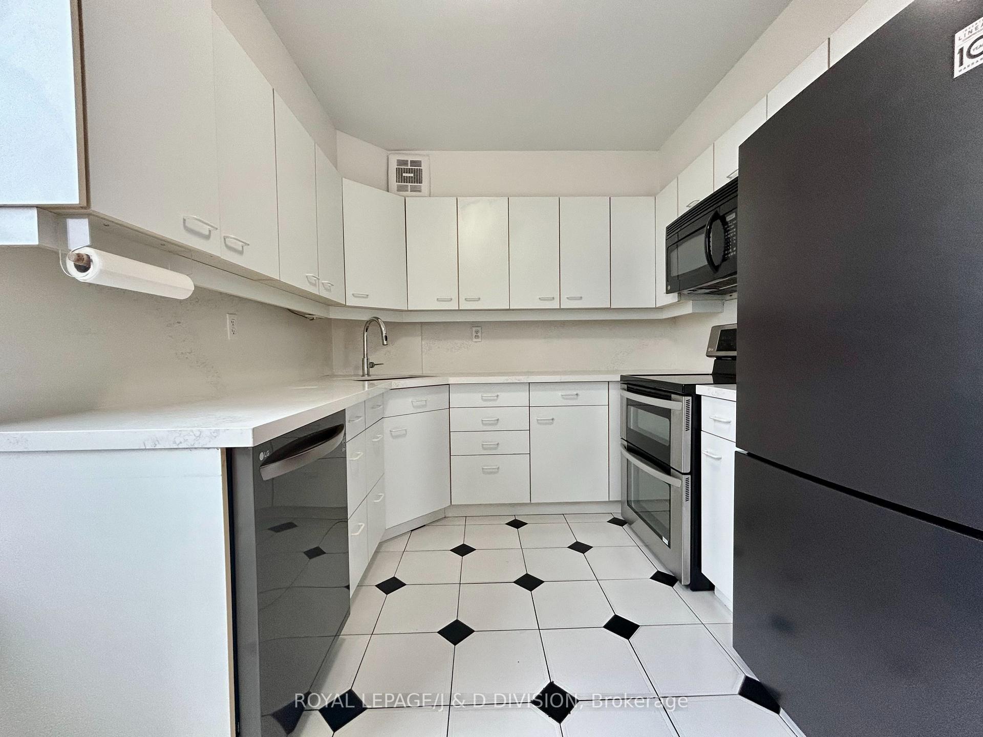Photo 5 of Unit 505, 980 Broadview Avenue, Toronto, Broadview North — HOMEH