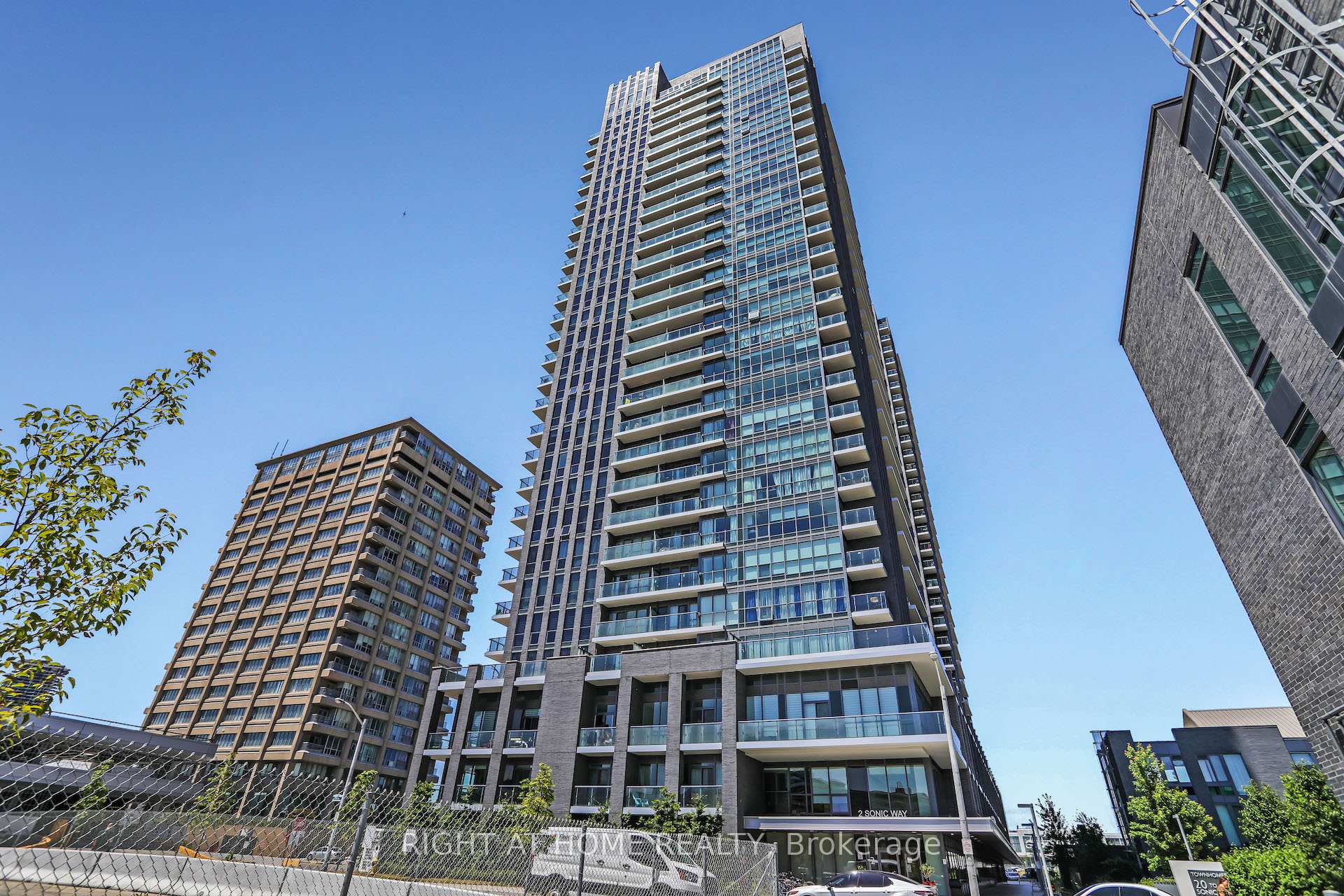 Photo 2 of Unit LP 2804, 2 Sonic Way, Toronto, Flemingdon Park — HOMEH