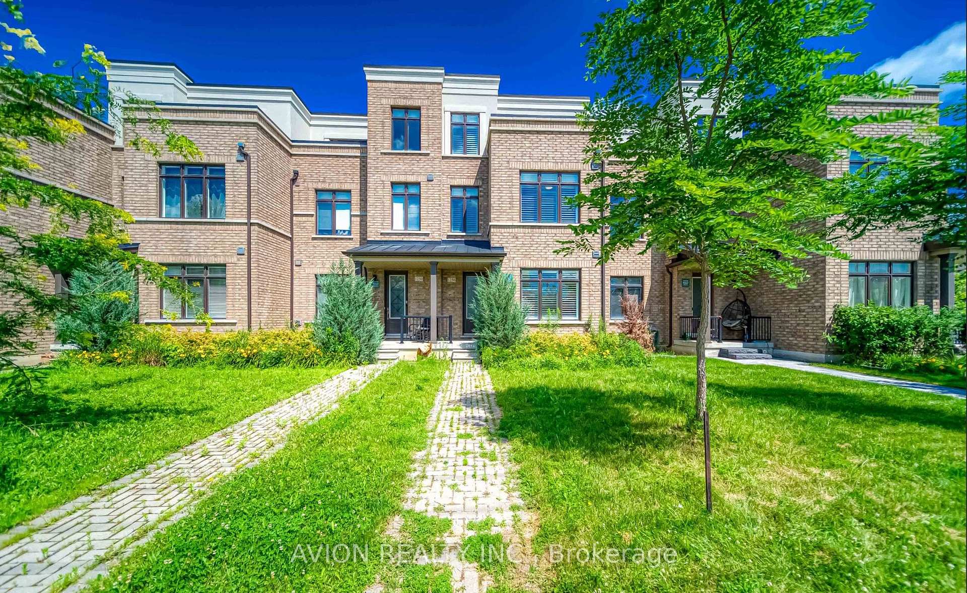 Photo 2 of 1256 Wellington Street E, Aurora, Bayview Northeast — HOMEH