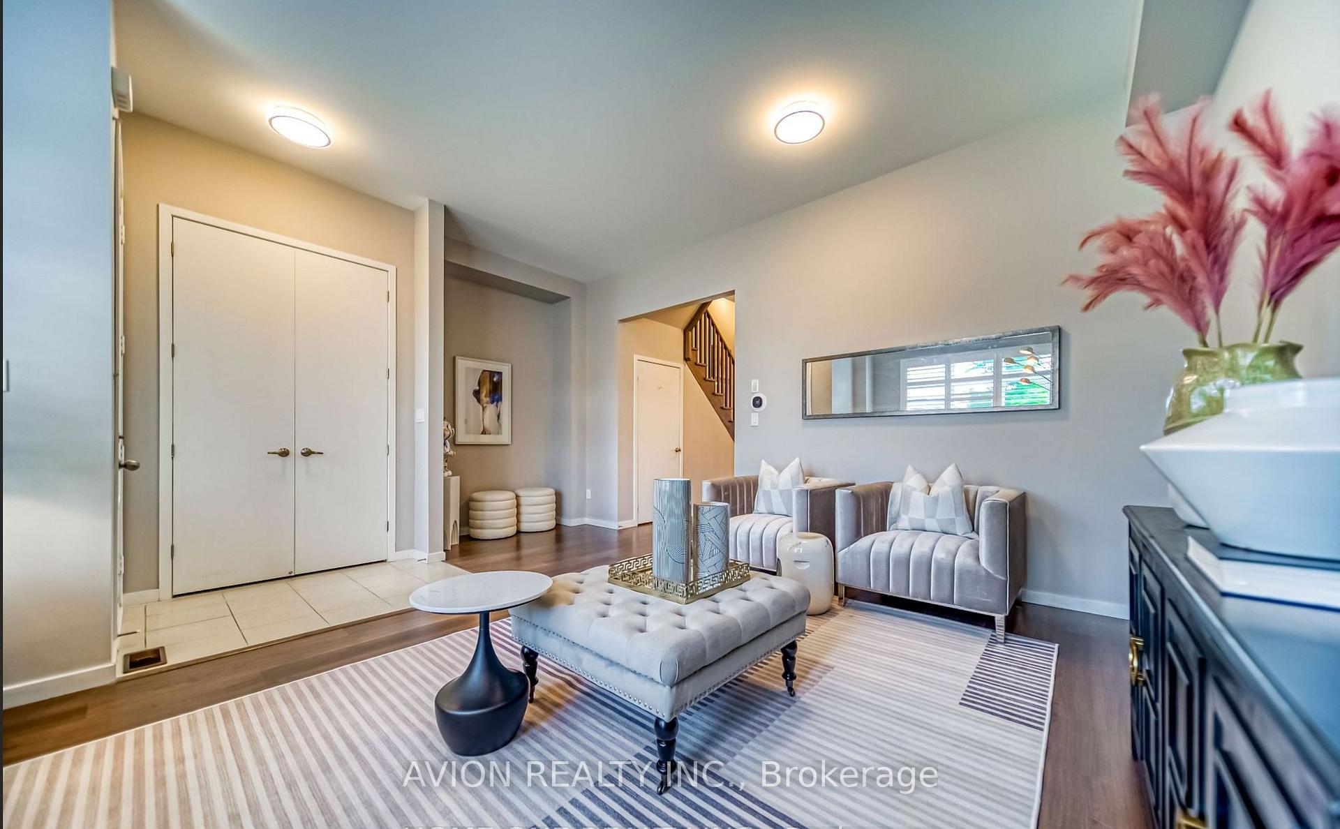 Photo 8 of 1256 Wellington Street E, Aurora, Bayview Northeast — HOMEH