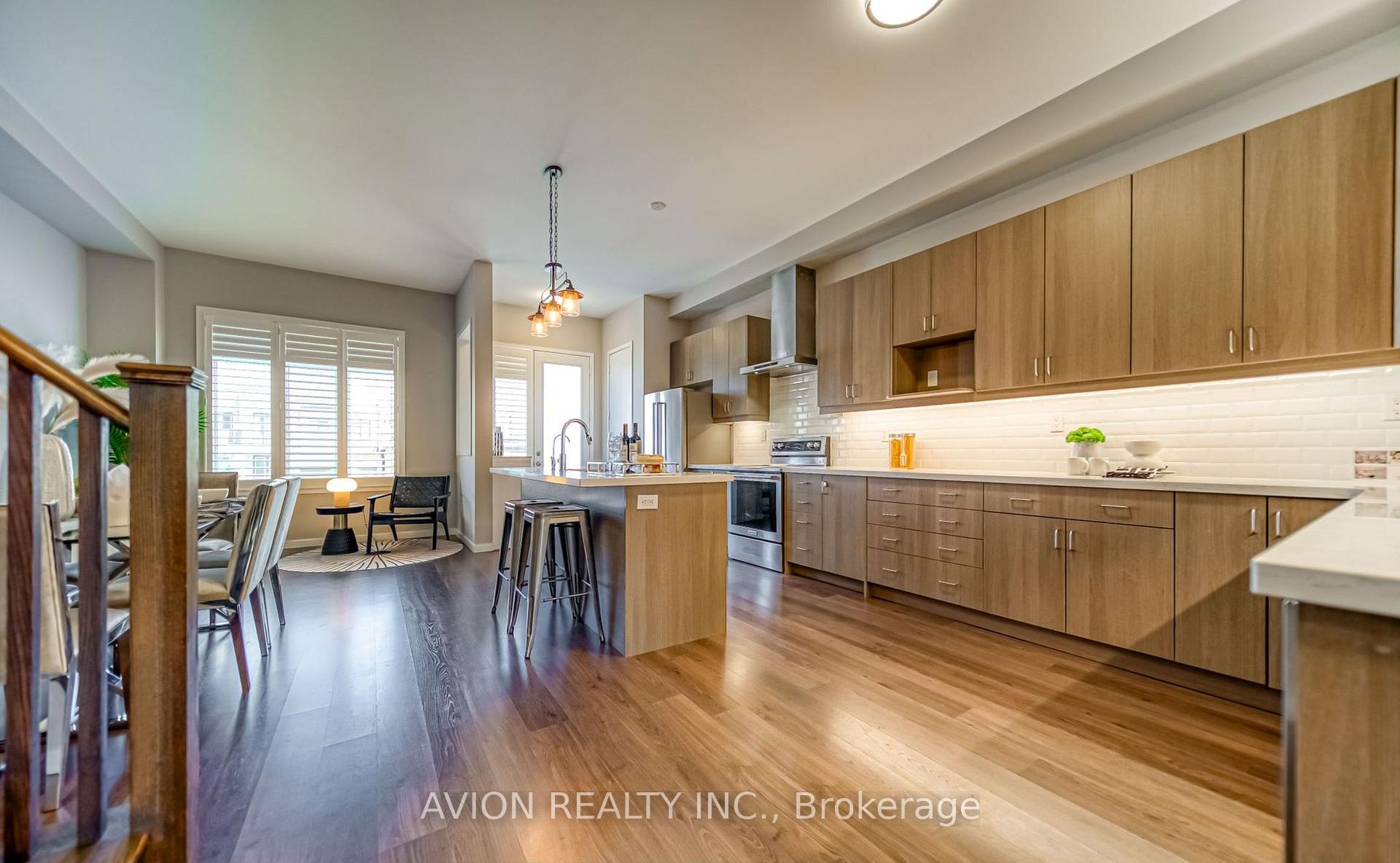 Photo 9 of 1256 Wellington Street E, Aurora, Bayview Northeast — HOMEH