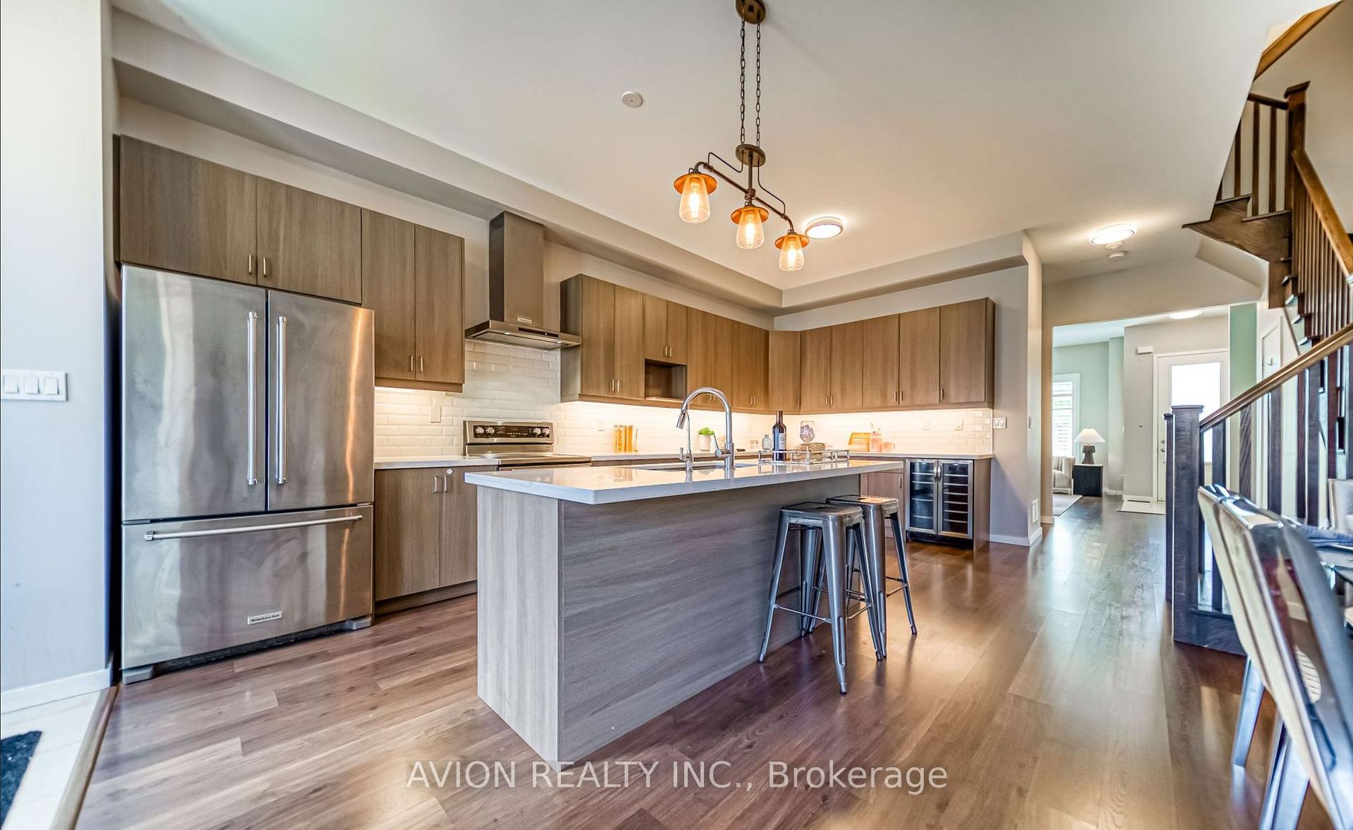 Photo 12 of 1256 Wellington Street E, Aurora, Bayview Northeast — HOMEH