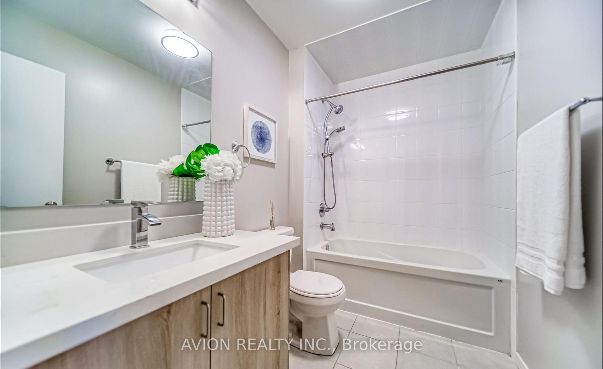 Photo 16 of 1256 Wellington Street E, Aurora, Bayview Northeast — HOMEH