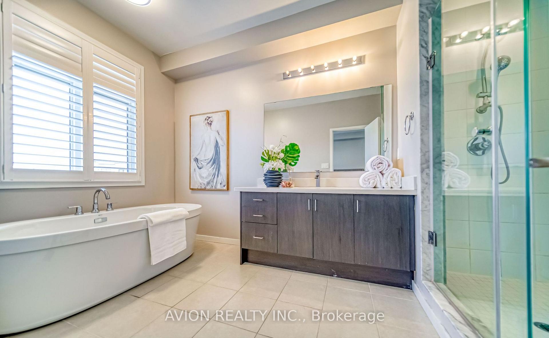 Photo 17 of 1256 Wellington Street E, Aurora, Bayview Northeast — HOMEH