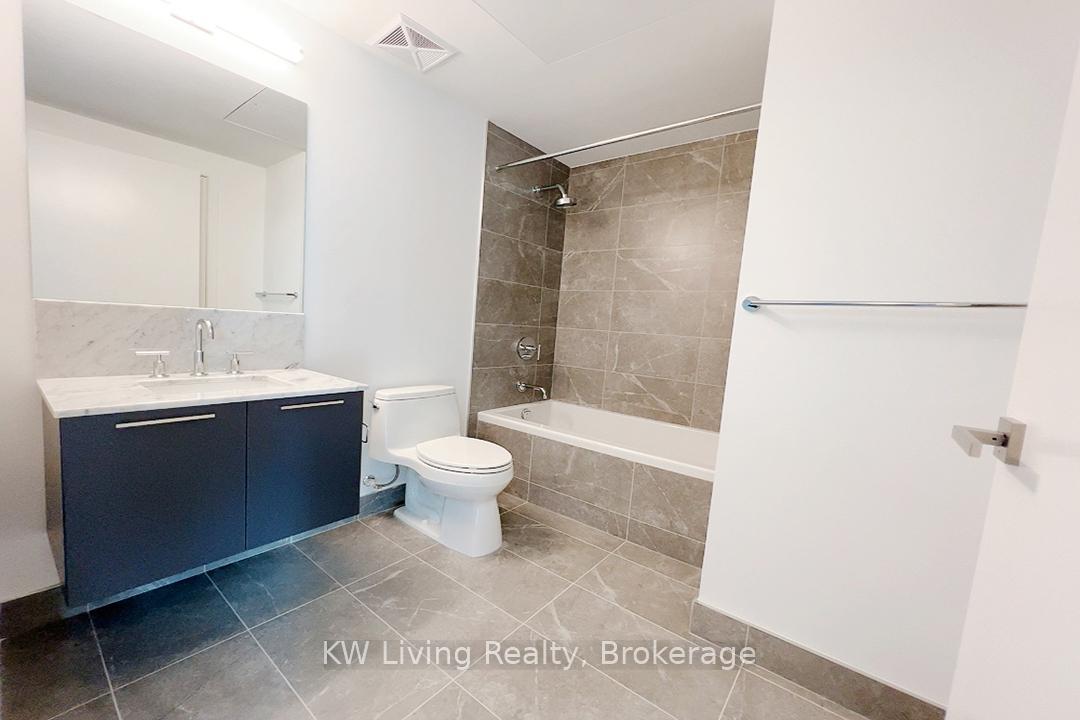 Photo 6 of Unit 1711, 3 Gloucester Street, Toronto, Church-Yonge Corridor — HOMEH