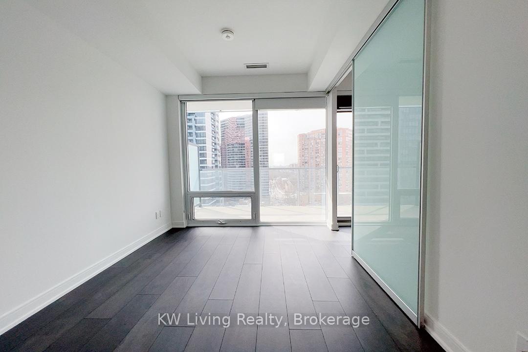 Photo 8 of Unit 1711, 3 Gloucester Street, Toronto, Church-Yonge Corridor — HOMEH