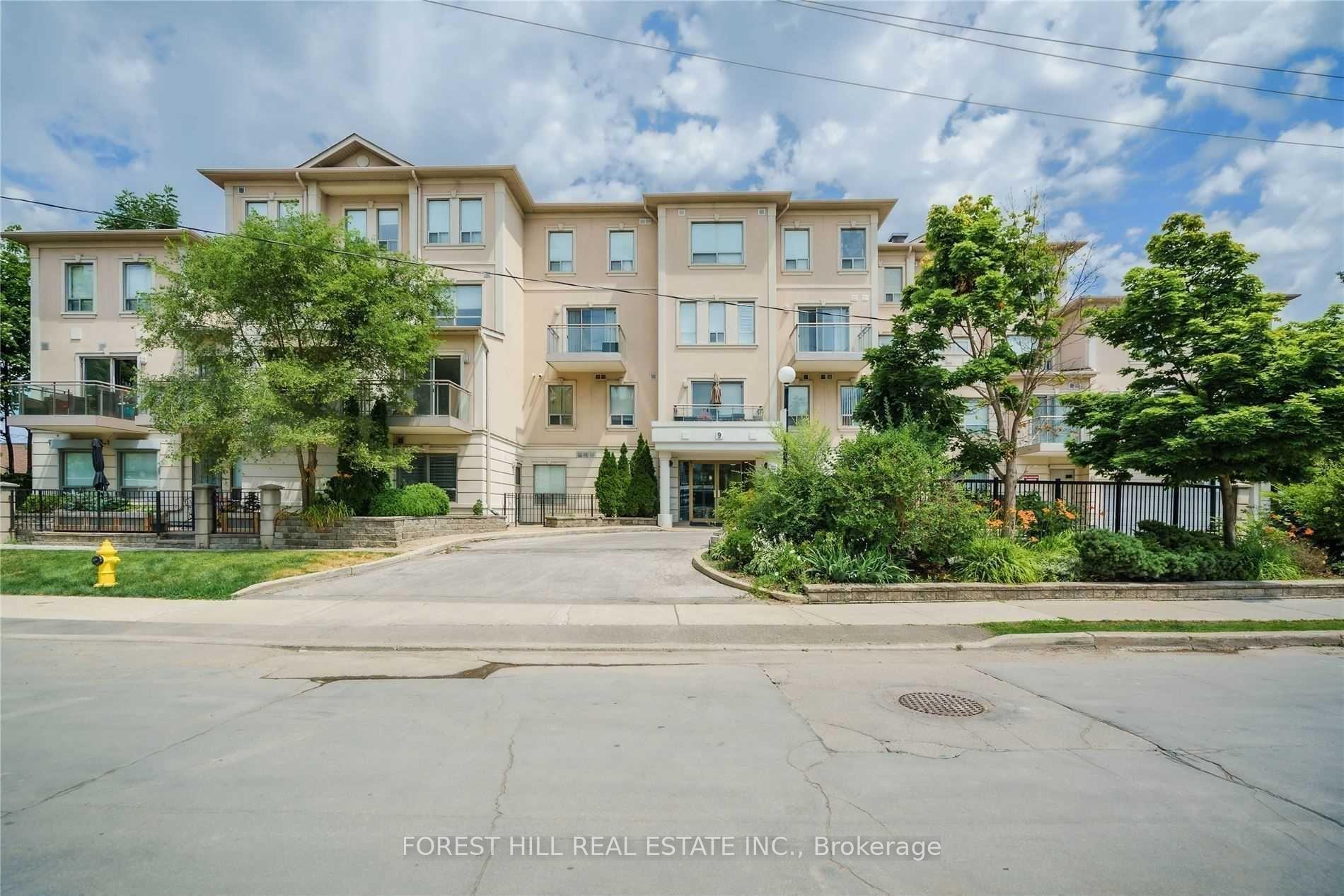 Front of Unit 103, 9 Greenbriar Road