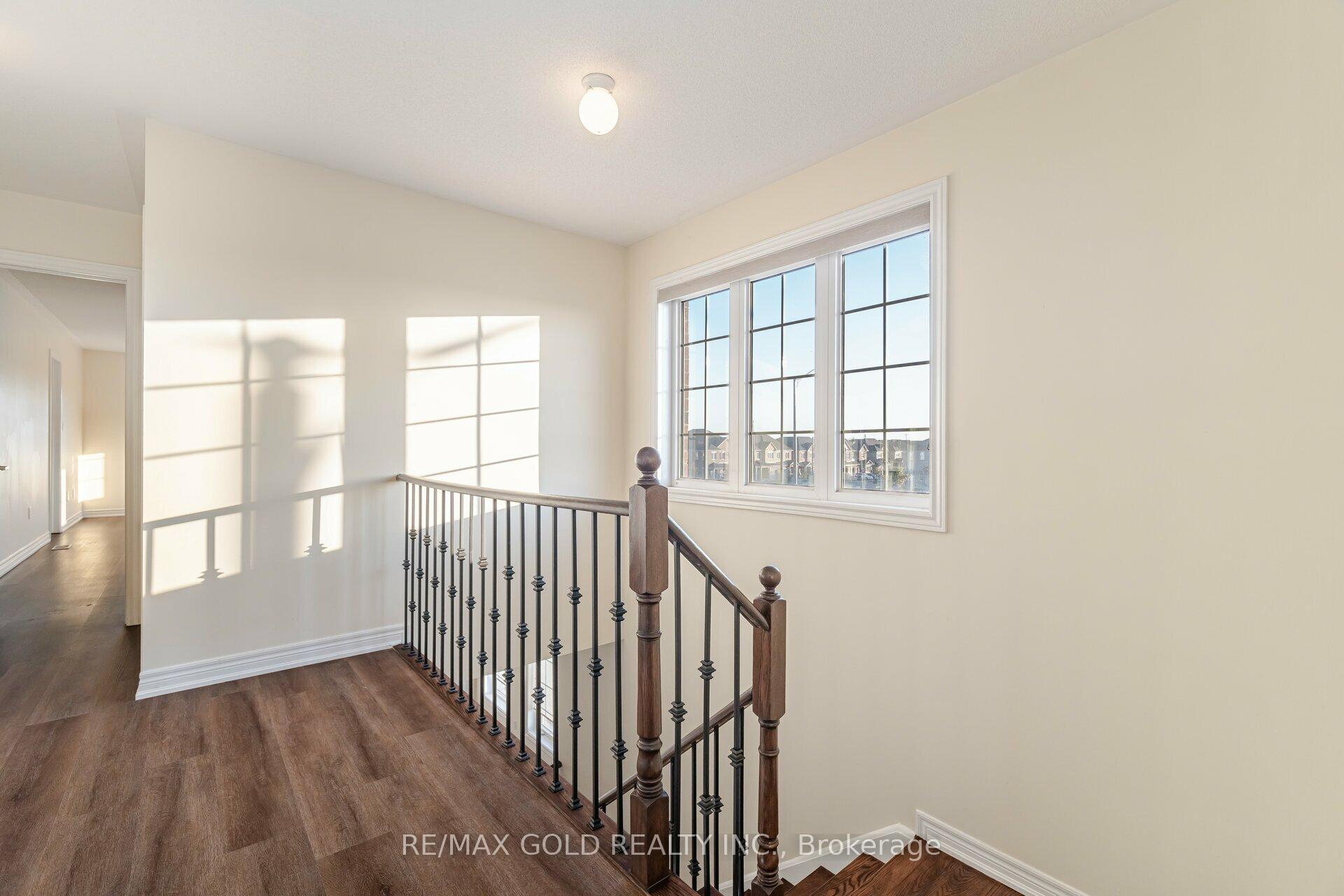 Photo 22 of 63 Frenchpark Circle, Brampton, Credit Valley — HOMEH