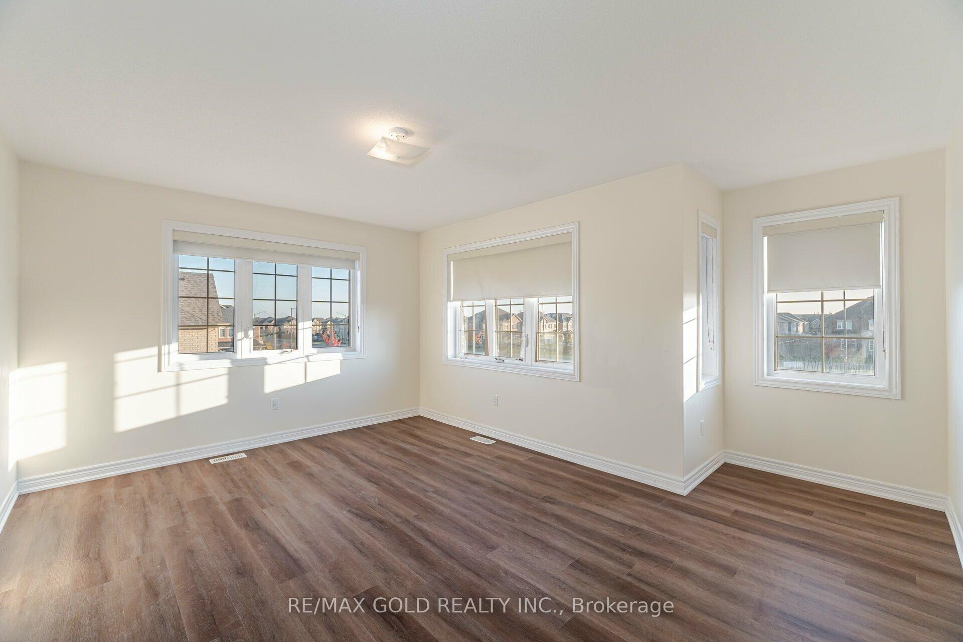 Photo 23 of 63 Frenchpark Circle, Brampton, Credit Valley — HOMEH