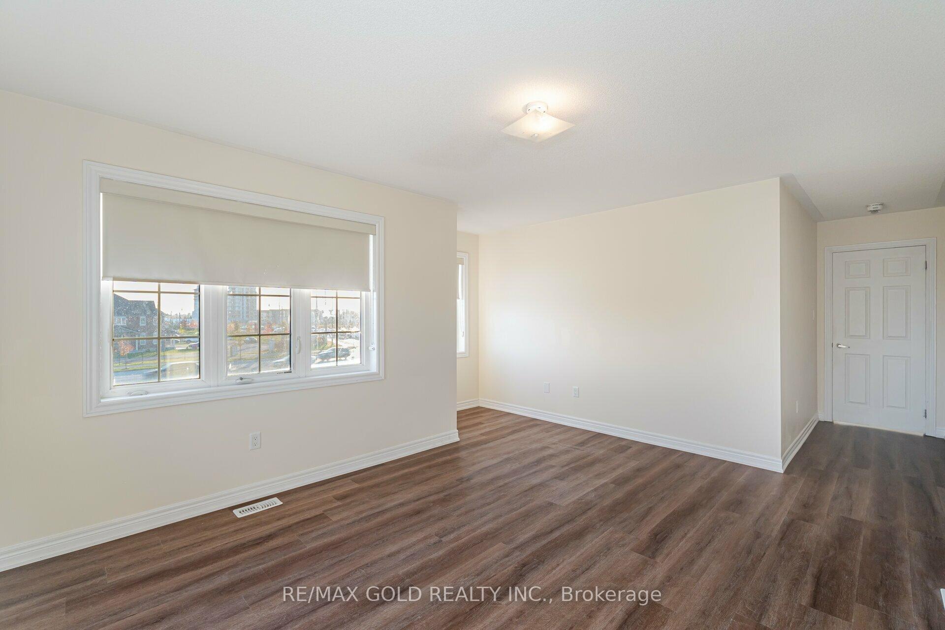 Photo 24 of 63 Frenchpark Circle, Brampton, Credit Valley — HOMEH