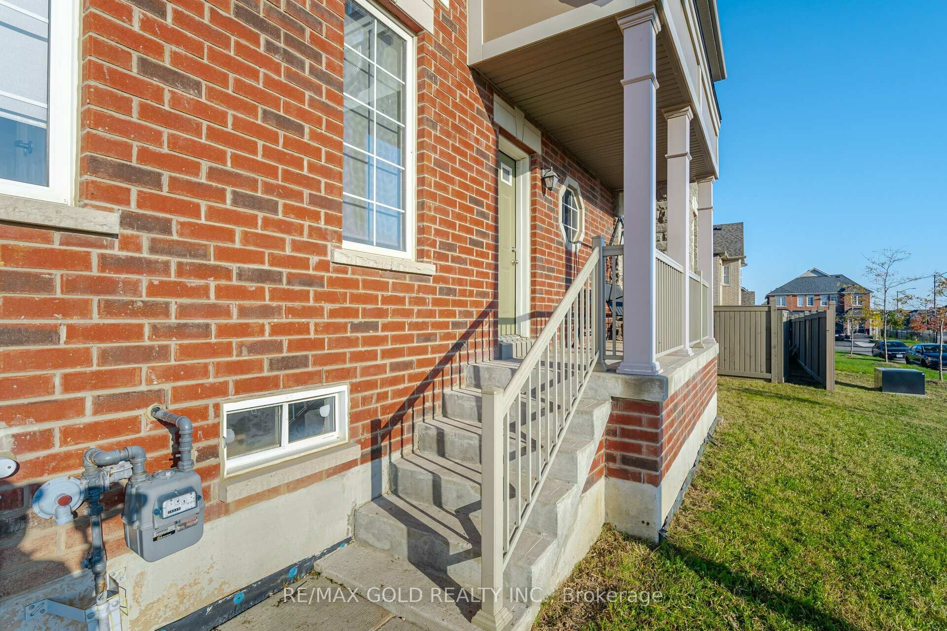 Photo 36 of 63 Frenchpark Circle, Brampton, Credit Valley — HOMEH