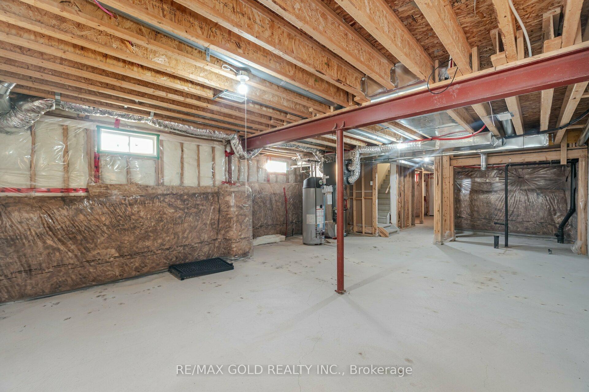 Photo 37 of 63 Frenchpark Circle, Brampton, Credit Valley — HOMEH