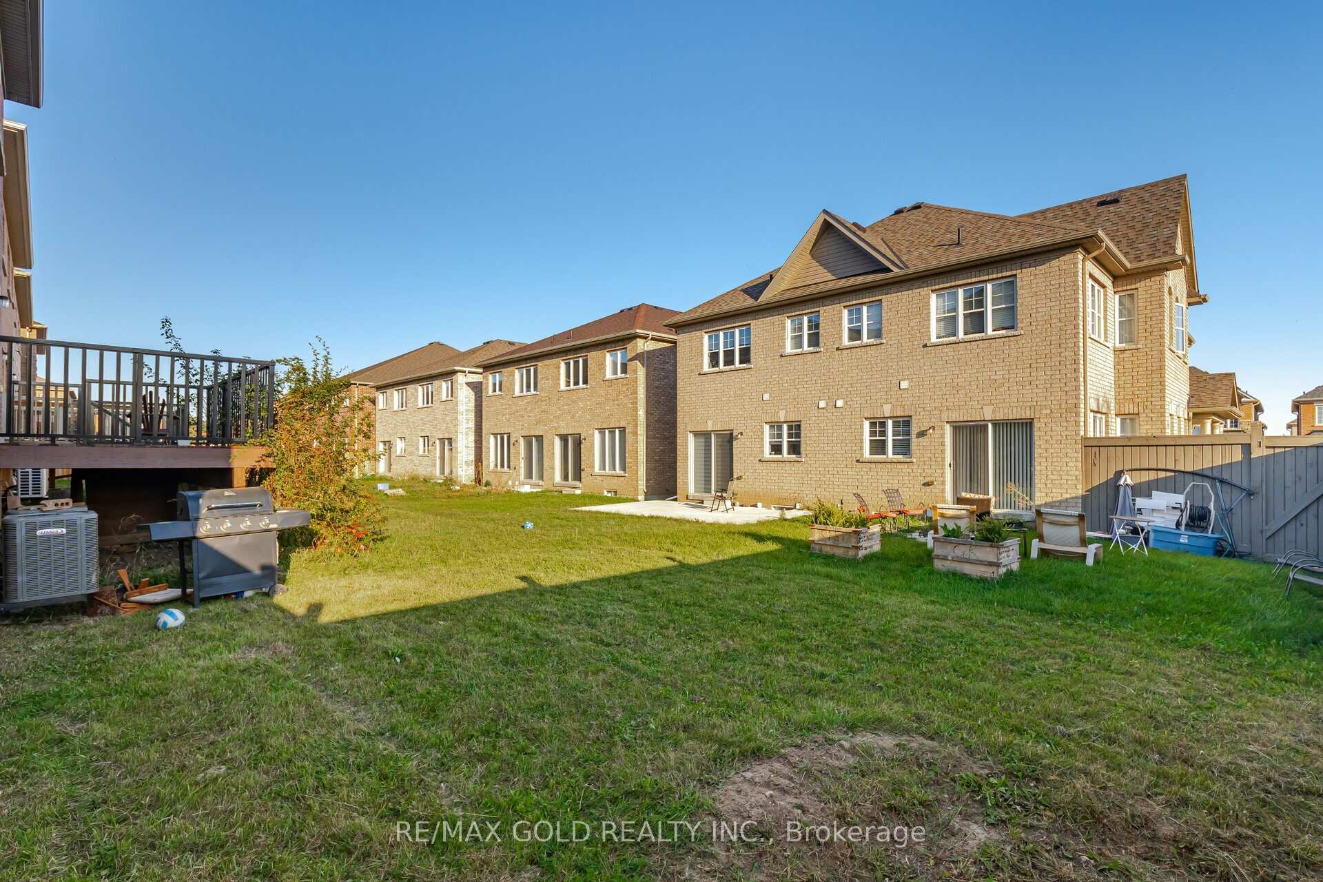 Photo 41 of 63 Frenchpark Circle, Brampton, Credit Valley — HOMEH