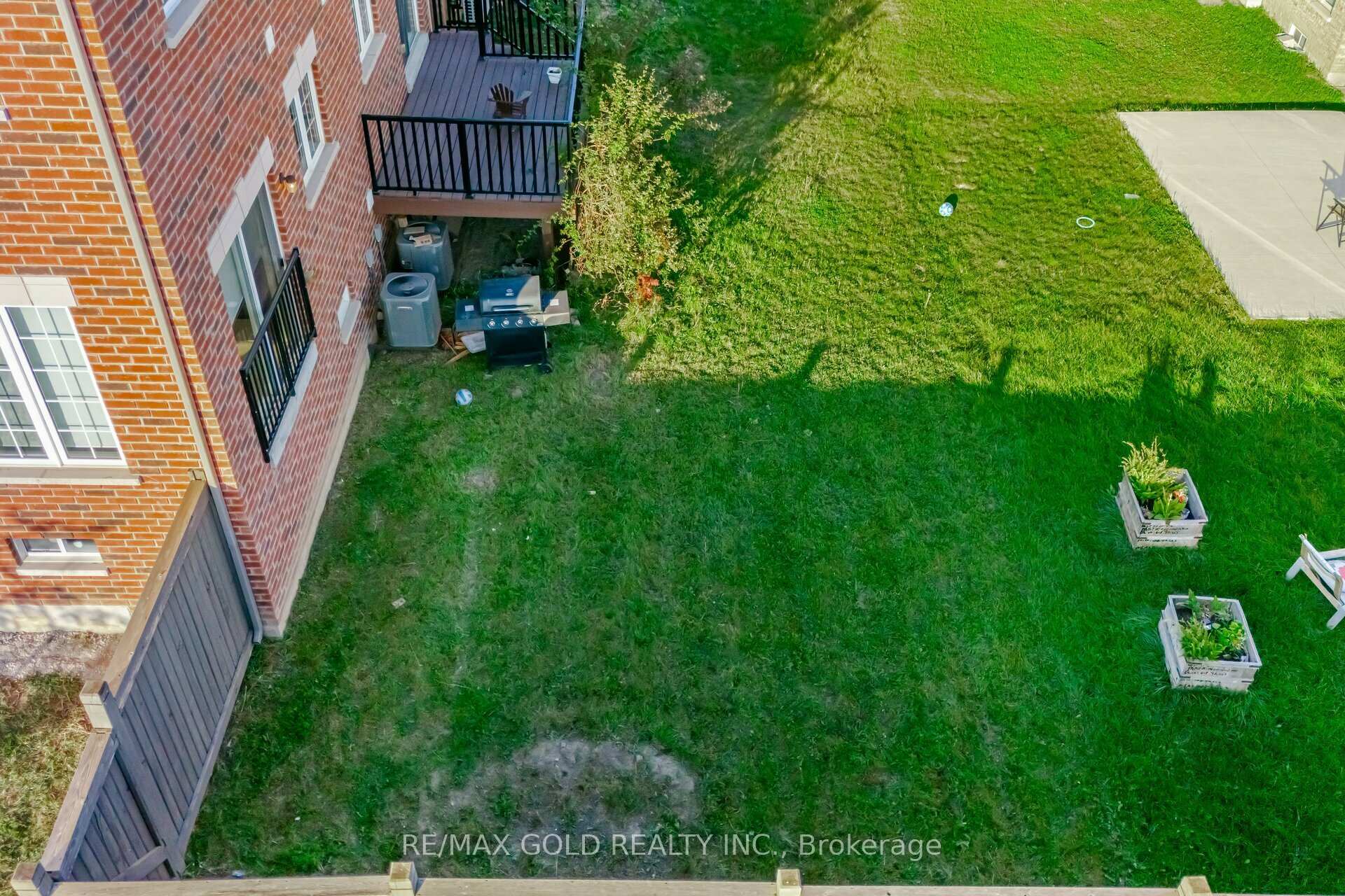 Photo 44 of 63 Frenchpark Circle, Brampton, Credit Valley — HOMEH