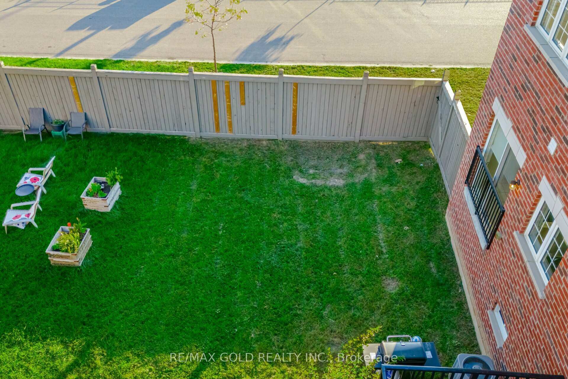 Photo 46 of 63 Frenchpark Circle, Brampton, Credit Valley — HOMEH