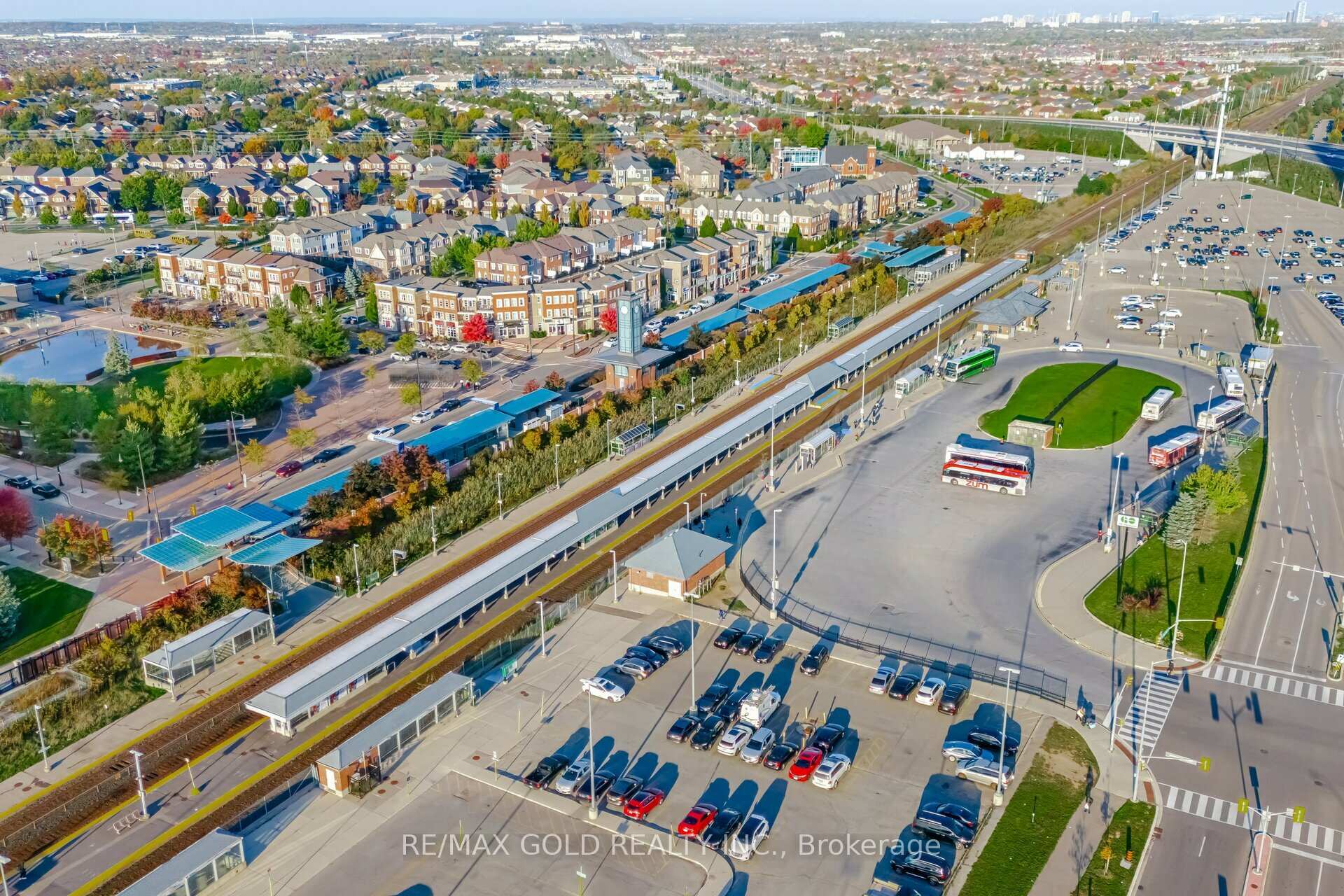 Photo 47 of 63 Frenchpark Circle, Brampton, Credit Valley — HOMEH