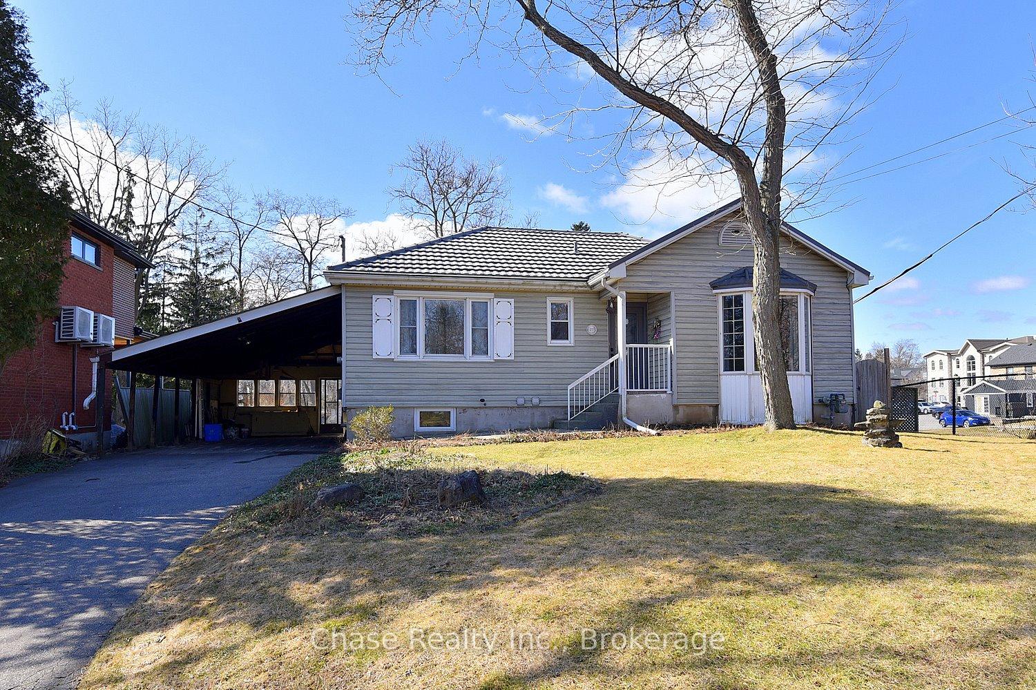 Photo 3 of 20 Lorne Avenue, Hamilton, Ancaster — HOMEH