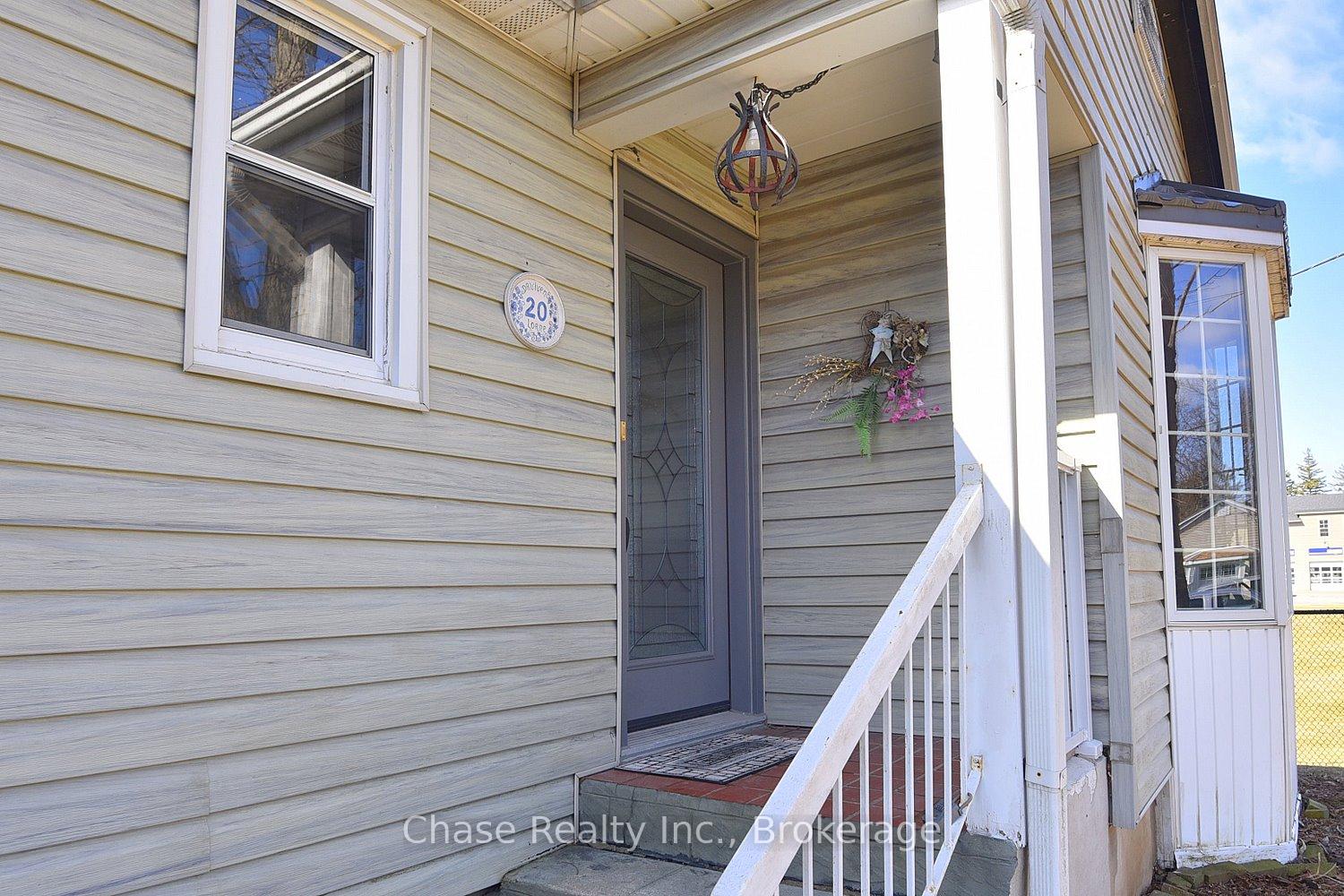 Photo 5 of 20 Lorne Avenue, Hamilton, Ancaster — HOMEH