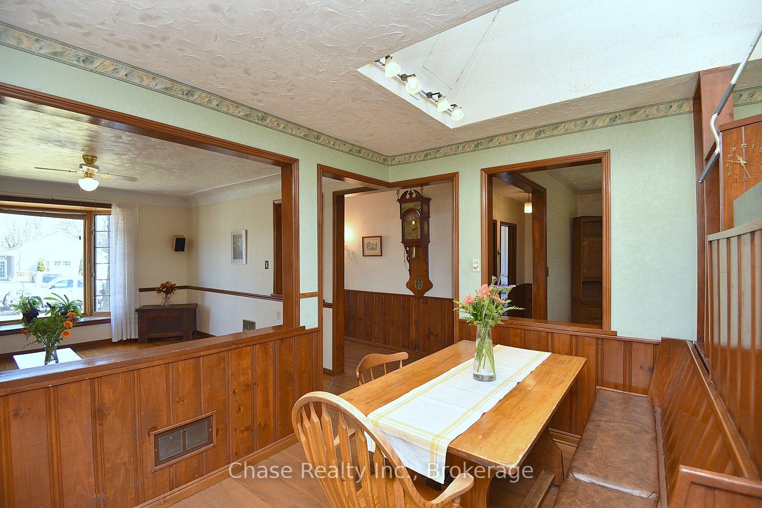 Photo 16 of 20 Lorne Avenue, Hamilton, Ancaster — HOMEH