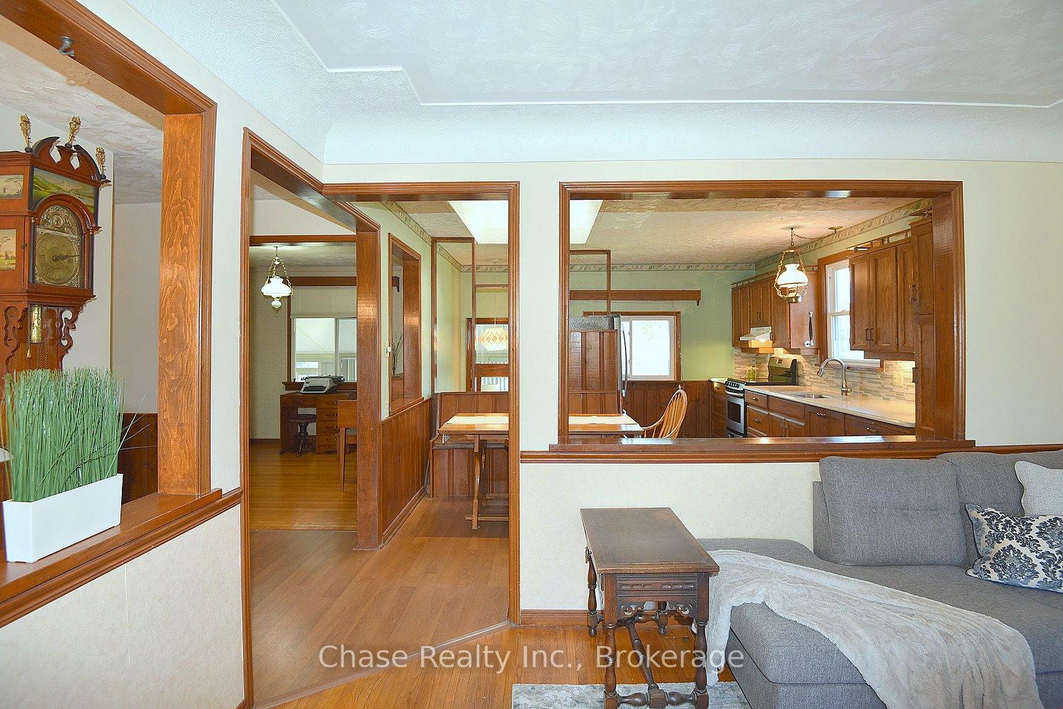 Photo 17 of 20 Lorne Avenue, Hamilton, Ancaster — HOMEH