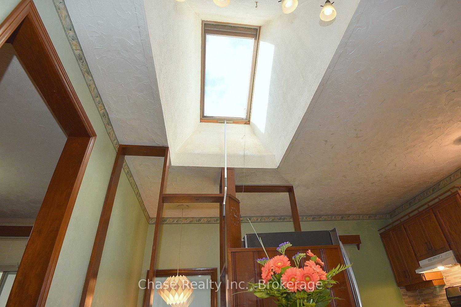 Photo 18 of 20 Lorne Avenue, Hamilton, Ancaster — HOMEH