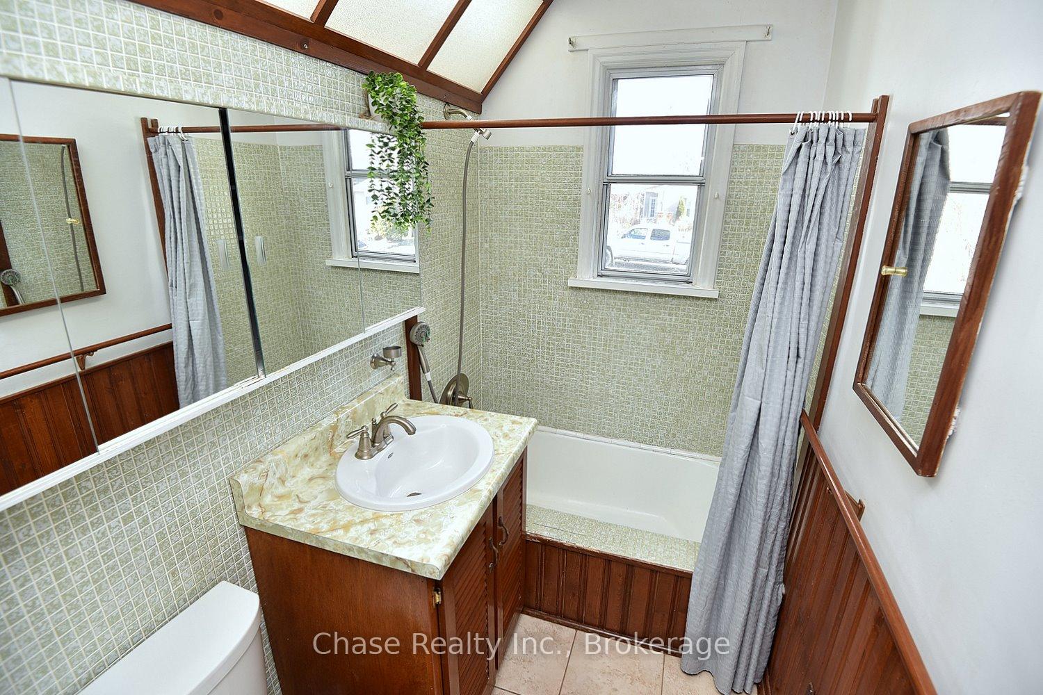 Photo 27 of 20 Lorne Avenue, Hamilton, Ancaster — HOMEH