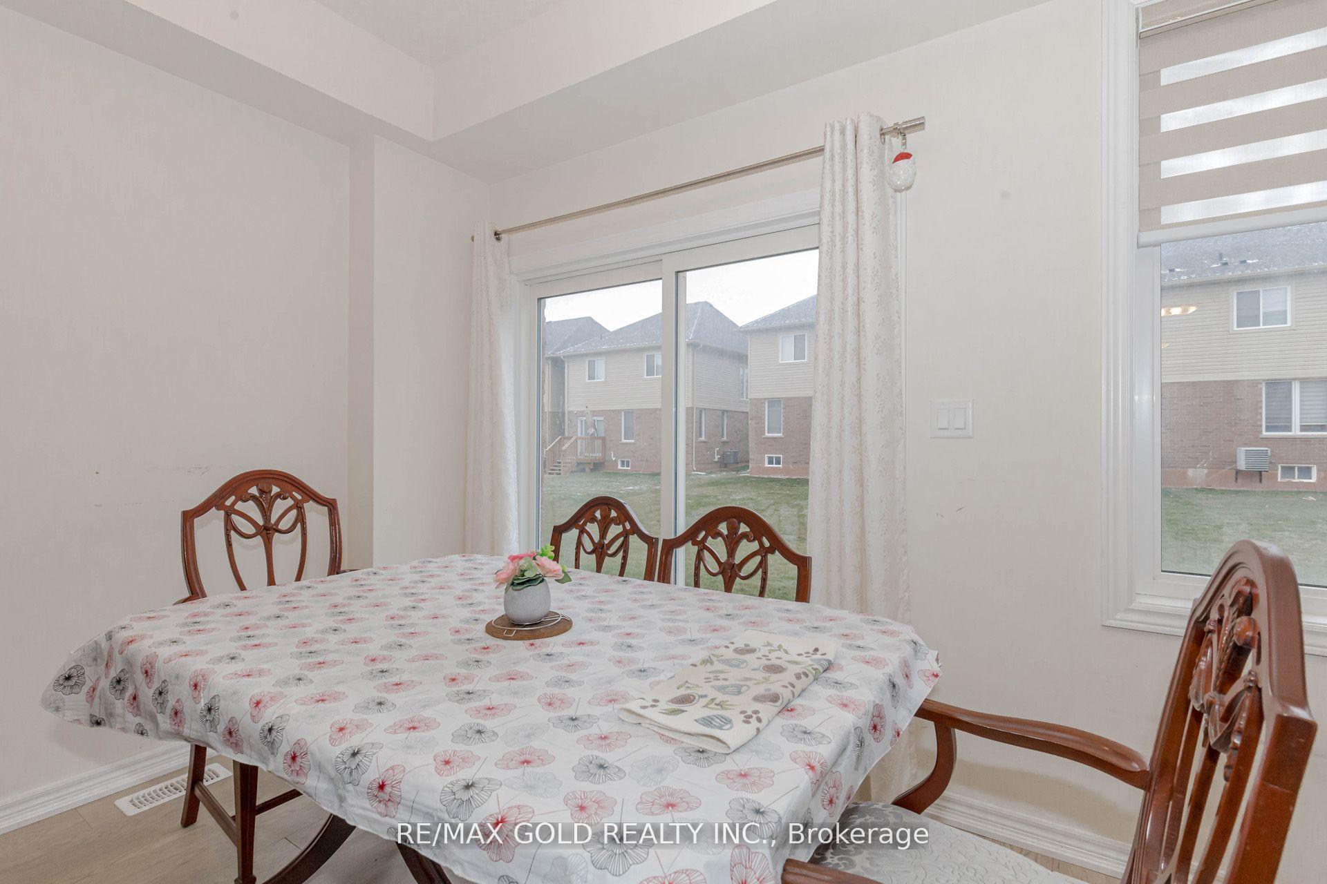 Photo 10 of 157 Sonoma Lane, Hamilton, Stoney Creek — HOMEH