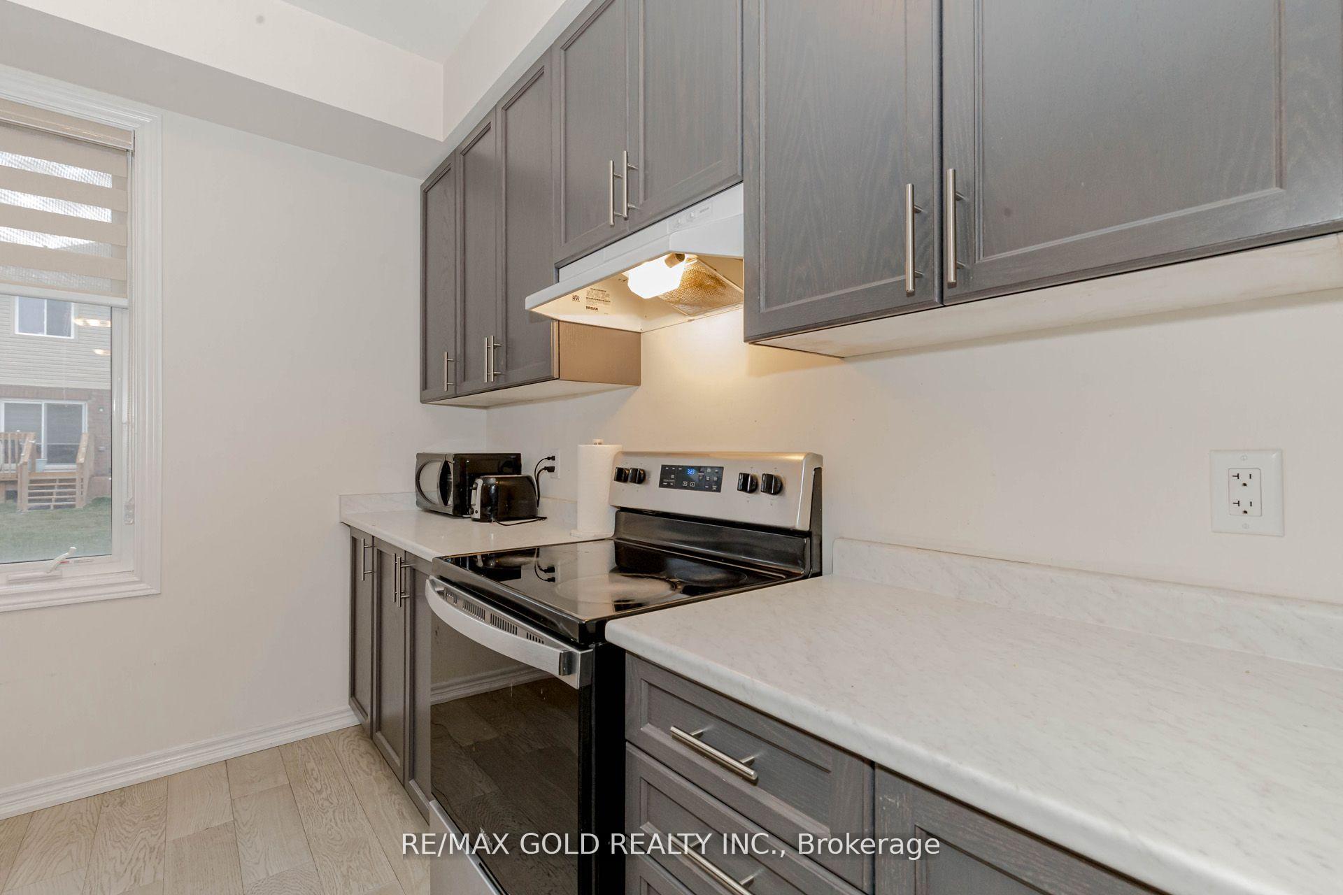 Photo 14 of 157 Sonoma Lane, Hamilton, Stoney Creek — HOMEH