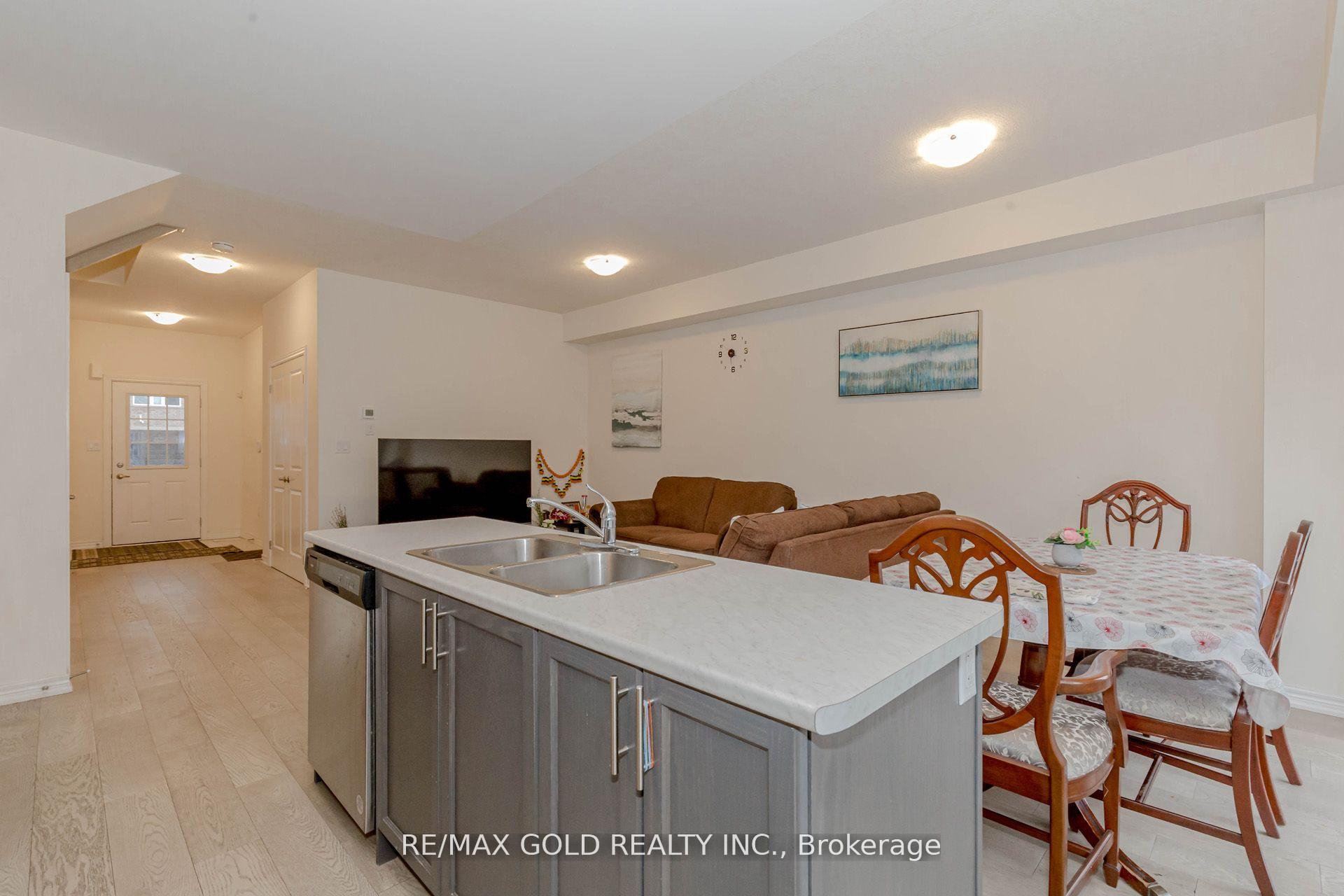 Photo 16 of 157 Sonoma Lane, Hamilton, Stoney Creek — HOMEH