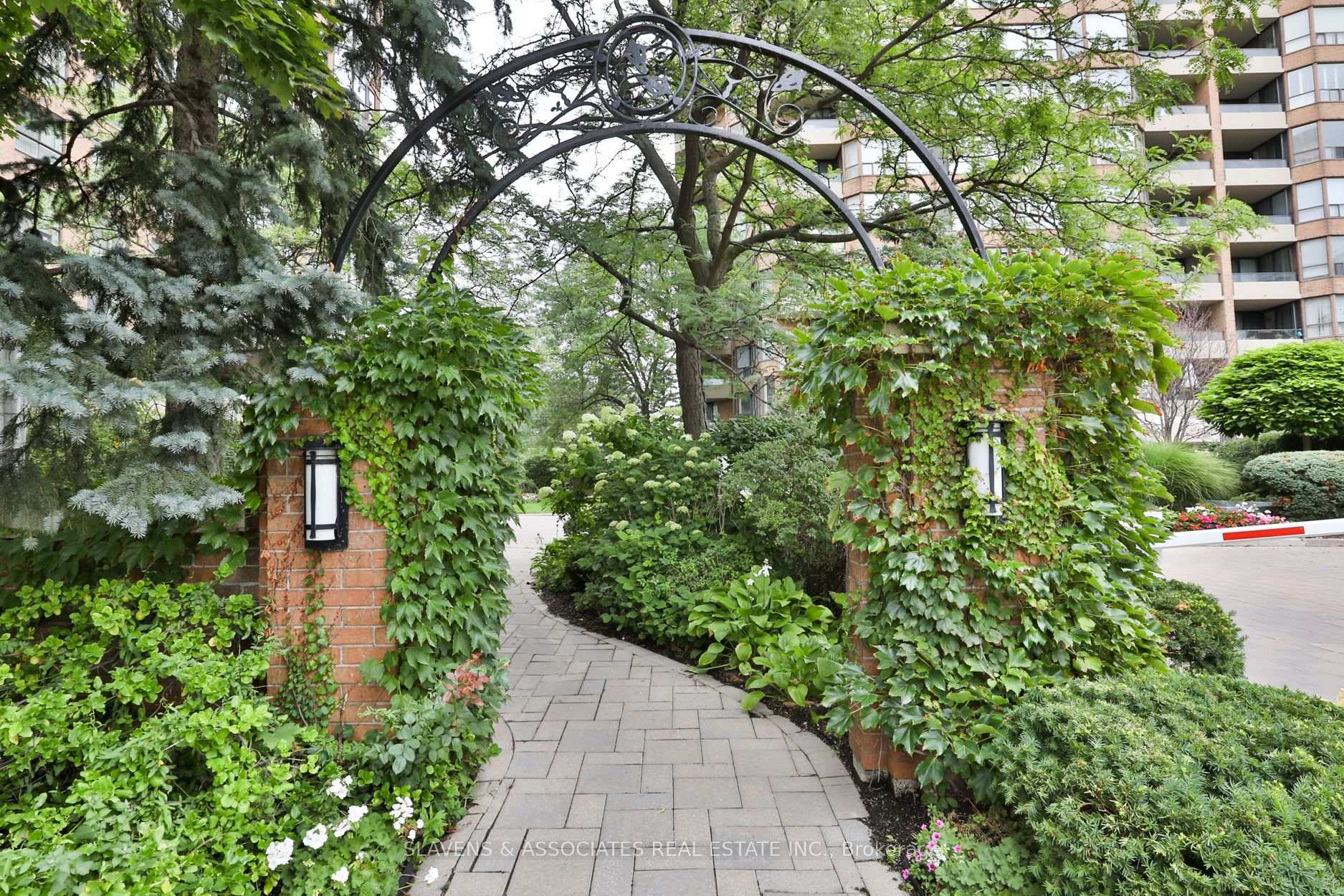 Photo 12 of Unit 717, 268 Ridley Boulevard, Toronto, Bedford Park-Nortown — HOMEH