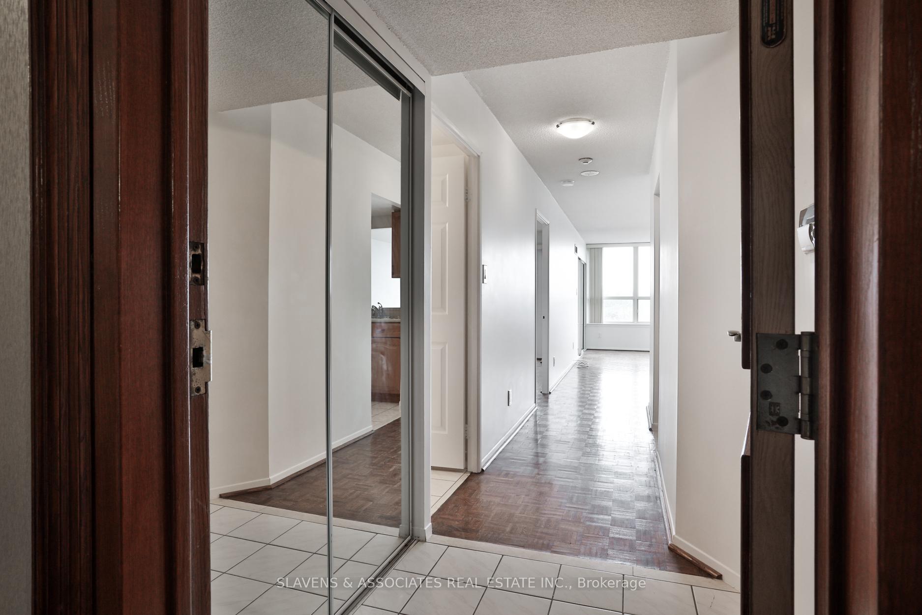 Photo 2 of Unit 717, 268 Ridley Boulevard, Toronto, Bedford Park-Nortown — HOMEH