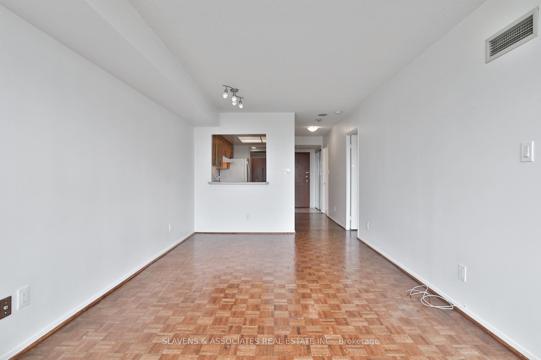 Photo 11 of Unit 717, 268 Ridley Boulevard, Toronto, Bedford Park-Nortown — HOMEH