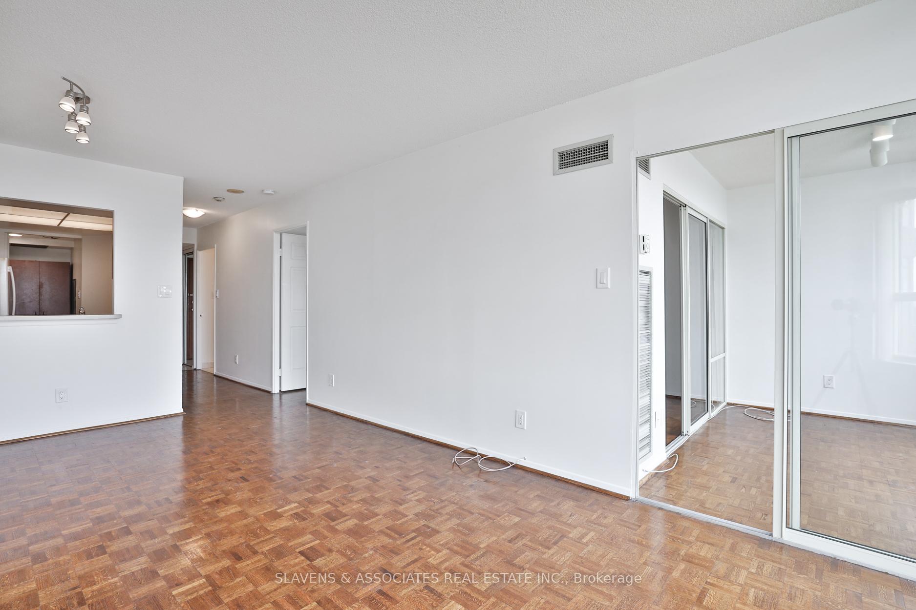 Photo 13 of Unit 717, 268 Ridley Boulevard, Toronto, Bedford Park-Nortown — HOMEH