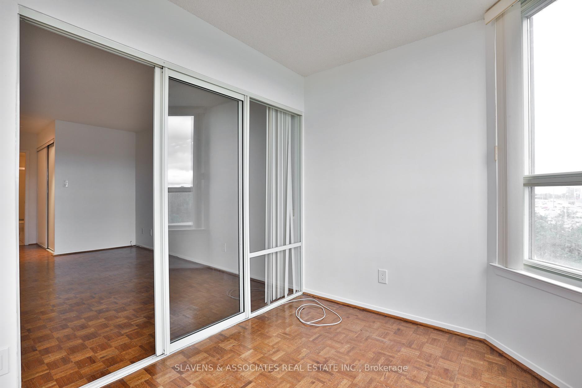 Photo 9 of Unit 717, 268 Ridley Boulevard, Toronto, Bedford Park-Nortown — HOMEH