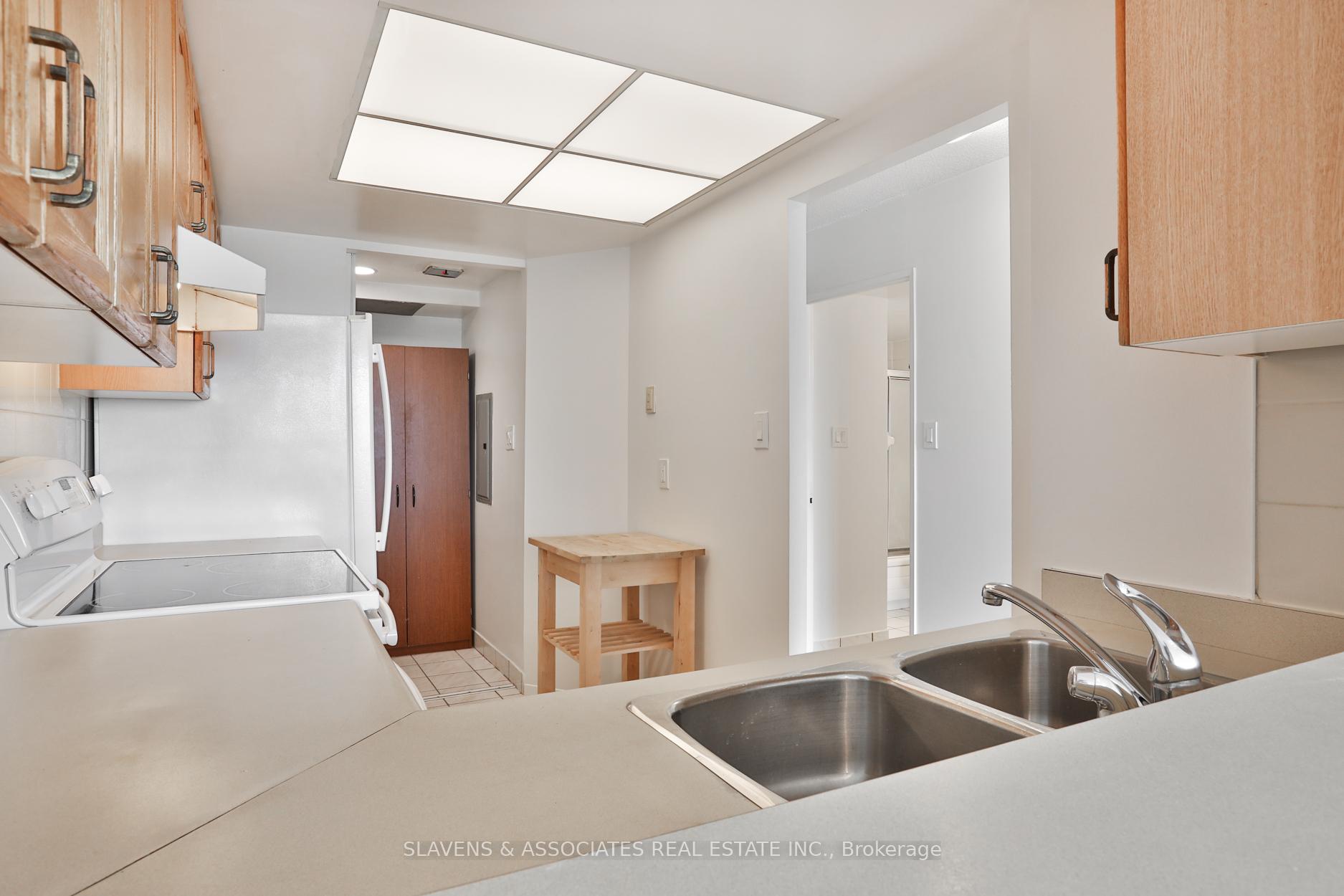 Photo 7 of Unit 717, 268 Ridley Boulevard, Toronto, Bedford Park-Nortown — HOMEH