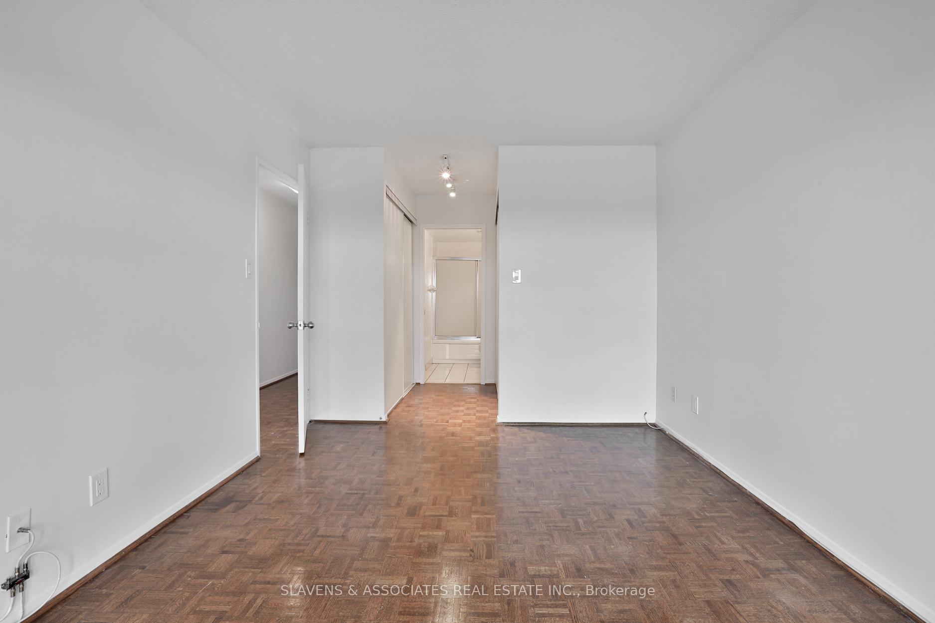 Photo 10 of Unit 717, 268 Ridley Boulevard, Toronto, Bedford Park-Nortown — HOMEH