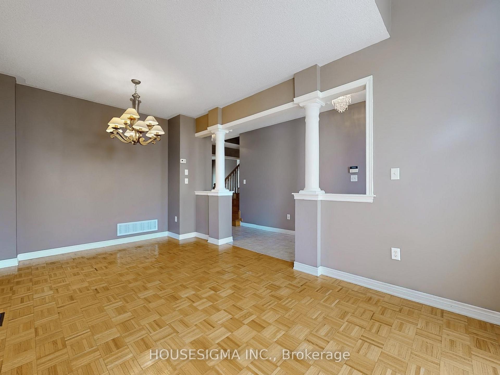 Photo 3 of 31 Braddock Drive, Brampton, Fletcher's Meadow — HOMEH