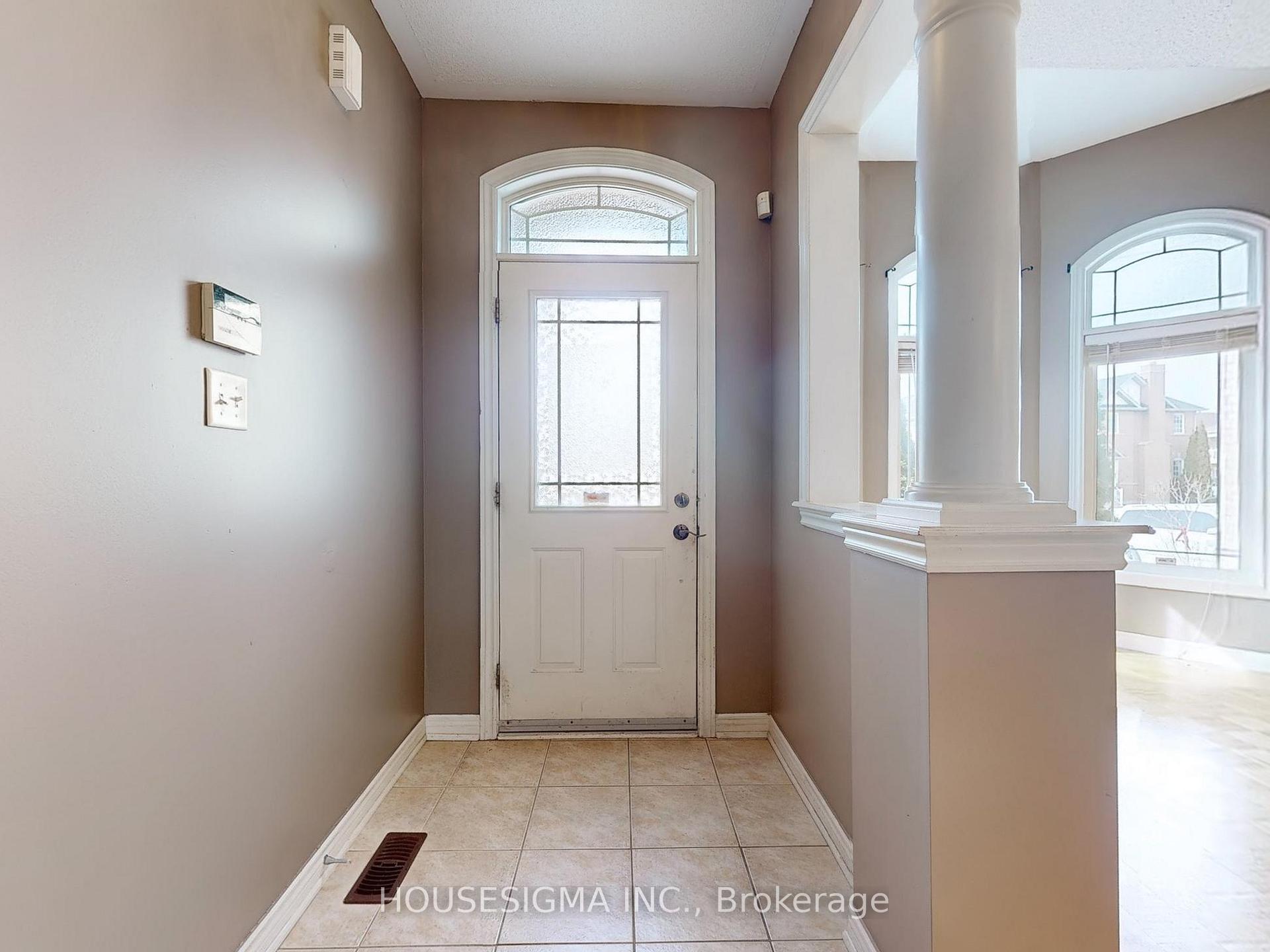 Photo 13 of 31 Braddock Drive, Brampton, Fletcher's Meadow — HOMEH