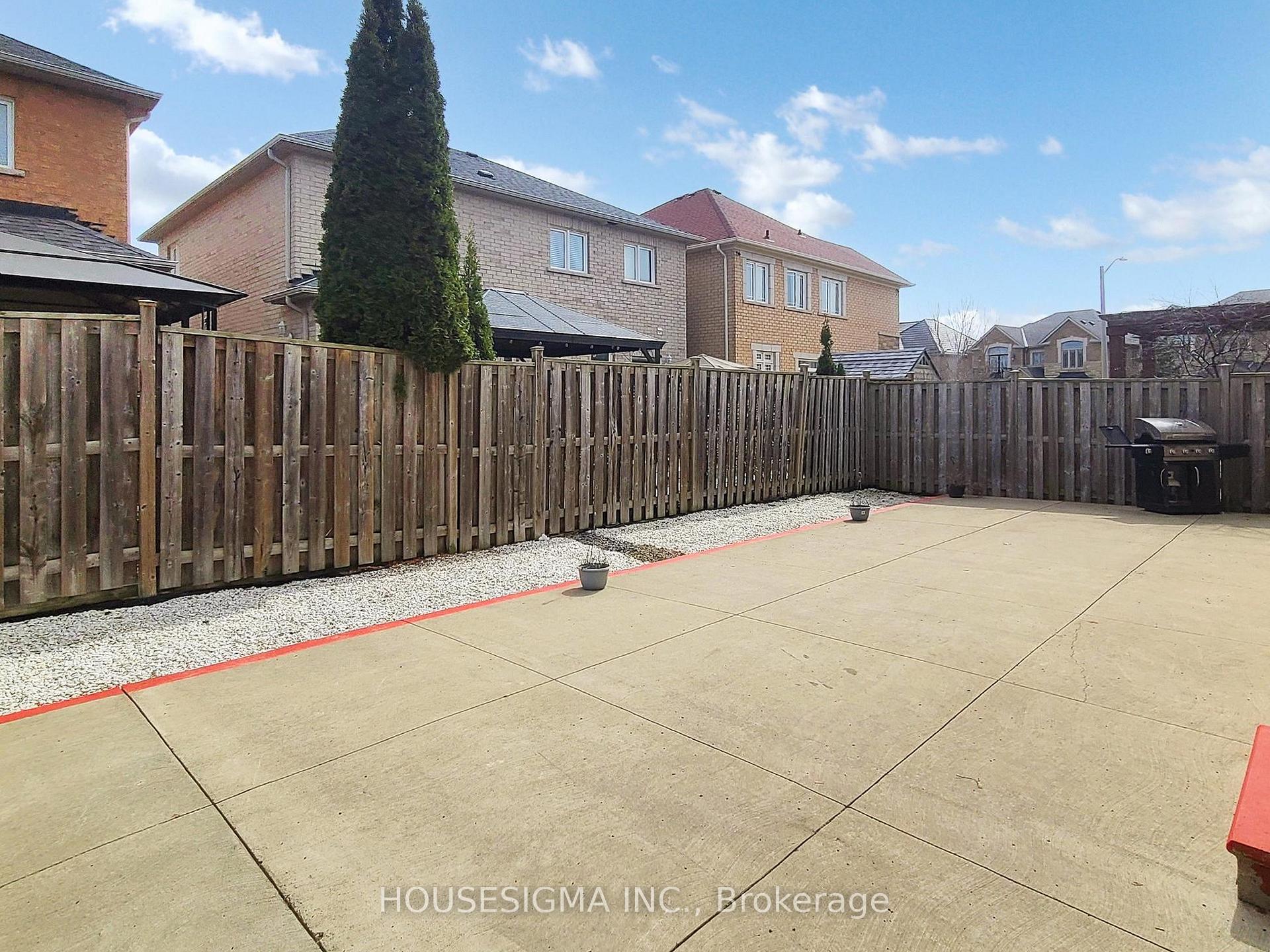 Photo 27 of 31 Braddock Drive, Brampton, Fletcher's Meadow — HOMEH