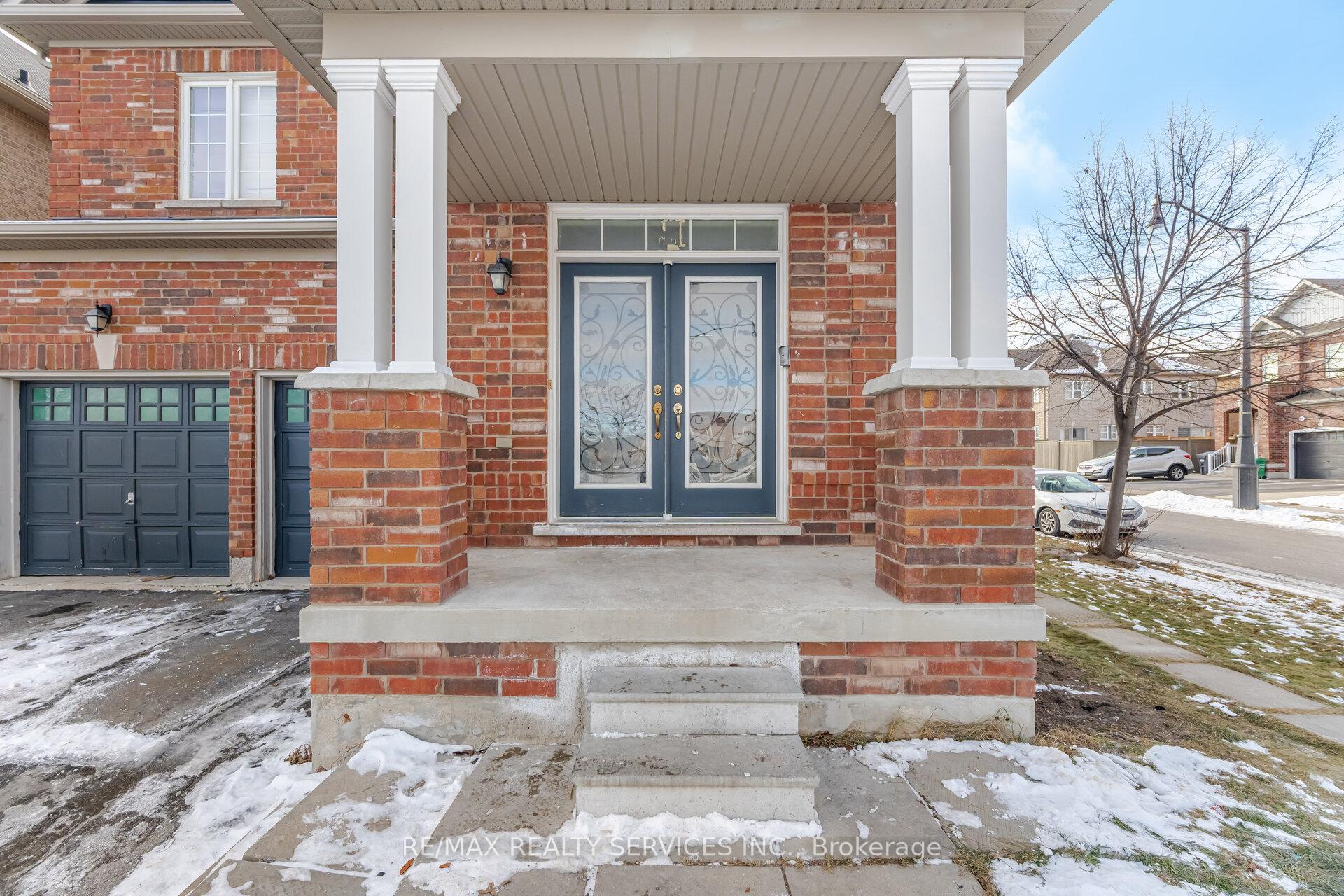 Photo 5 of 1 Ballyhaise Crescent, Brampton, Credit Valley — HOMEH
