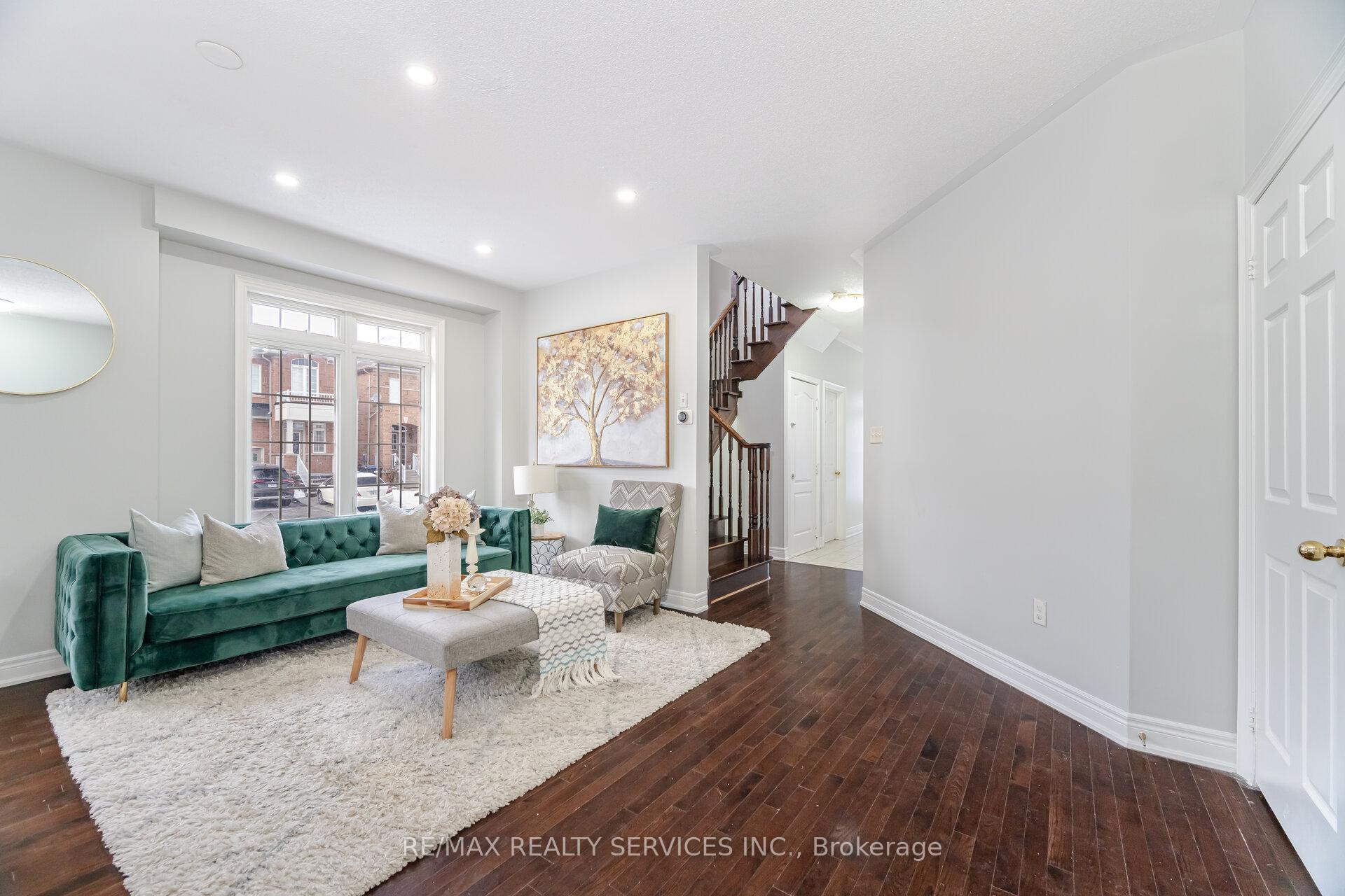 Photo 6 of 1 Ballyhaise Crescent, Brampton, Credit Valley — HOMEH