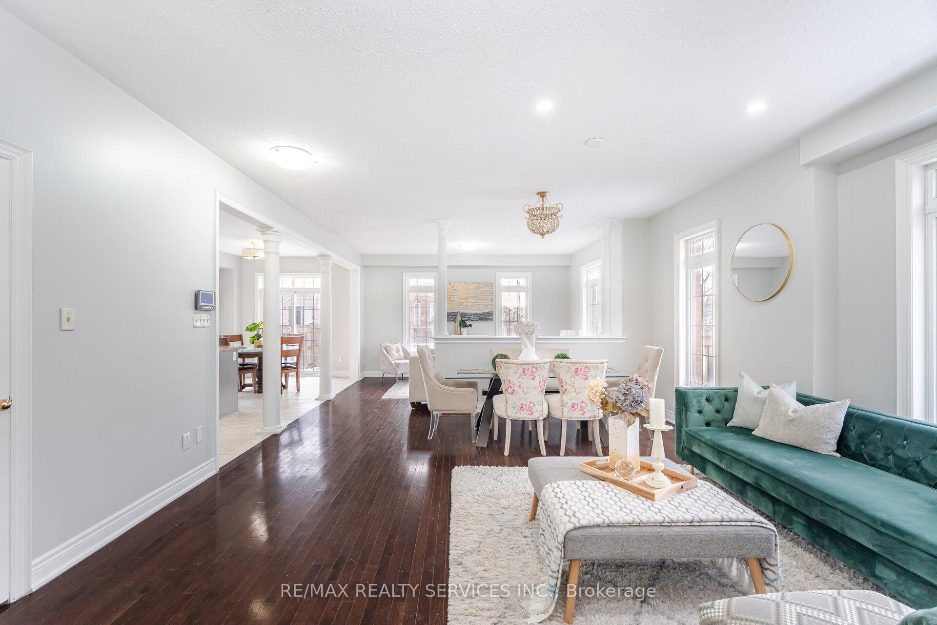 Photo 10 of 1 Ballyhaise Crescent, Brampton, Credit Valley — HOMEH