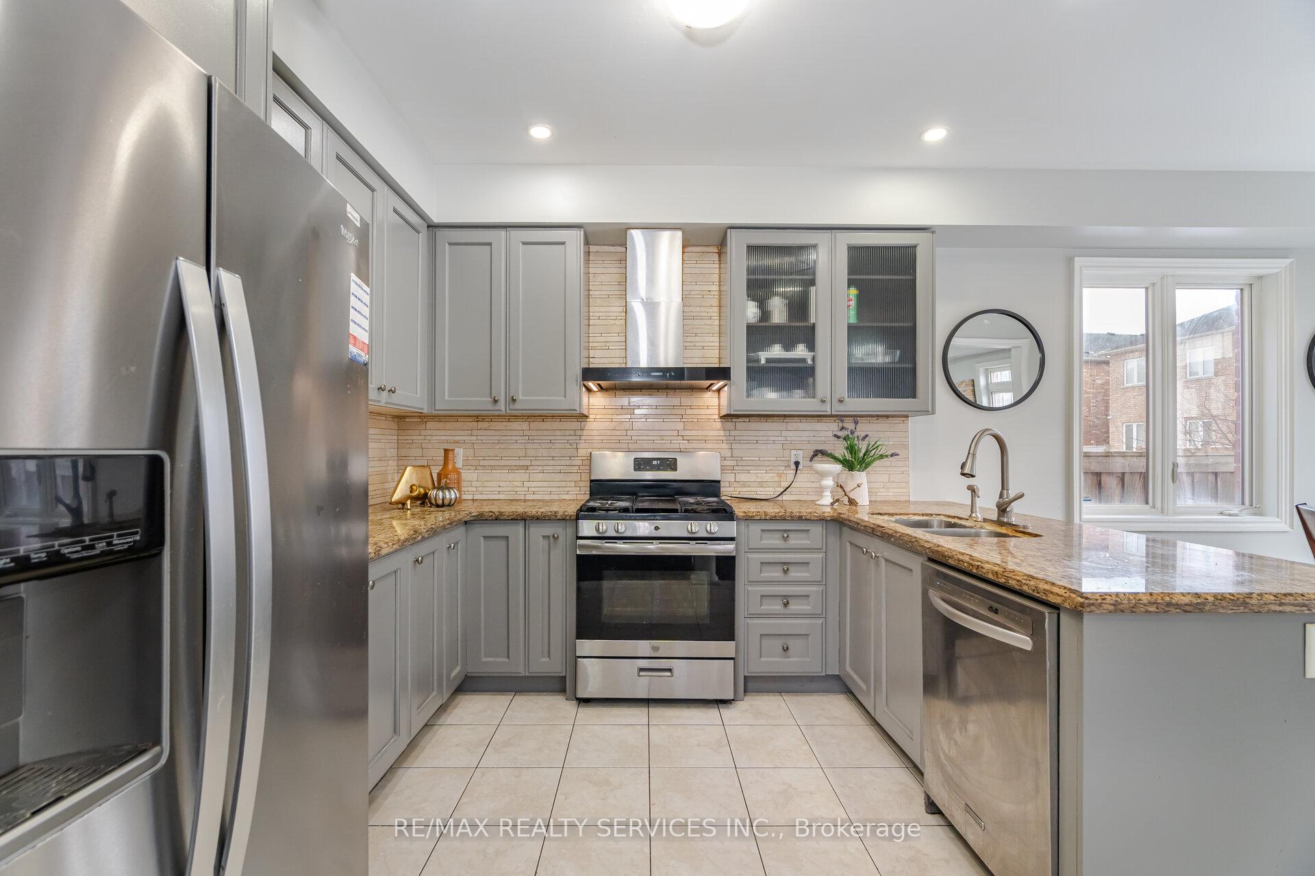 Photo 16 of 1 Ballyhaise Crescent, Brampton, Credit Valley — HOMEH