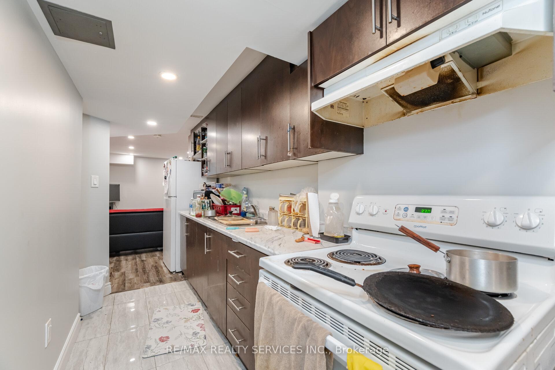 Photo 32 of 1 Ballyhaise Crescent, Brampton, Credit Valley — HOMEH