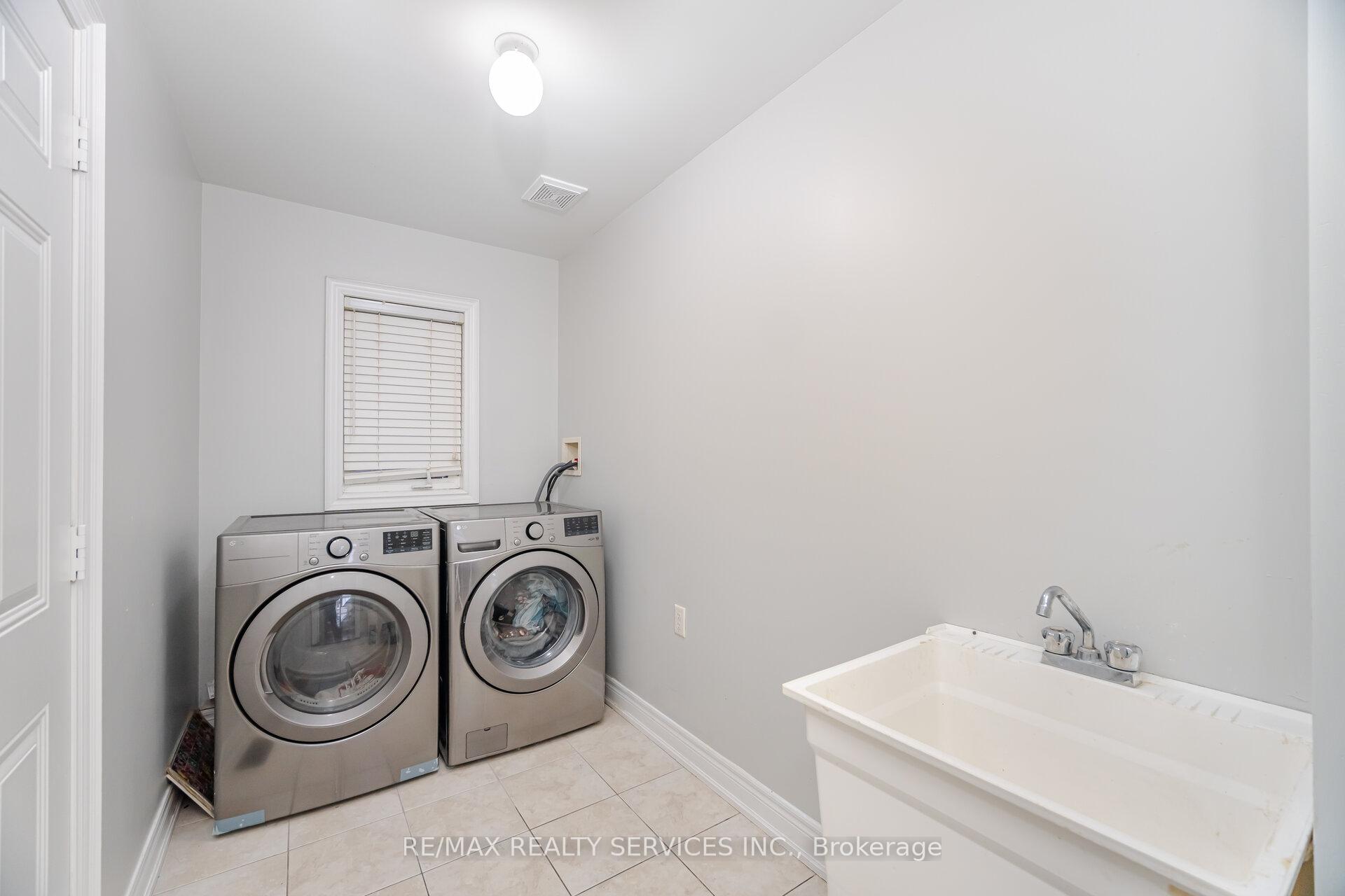 Photo 37 of 1 Ballyhaise Crescent, Brampton, Credit Valley — HOMEH