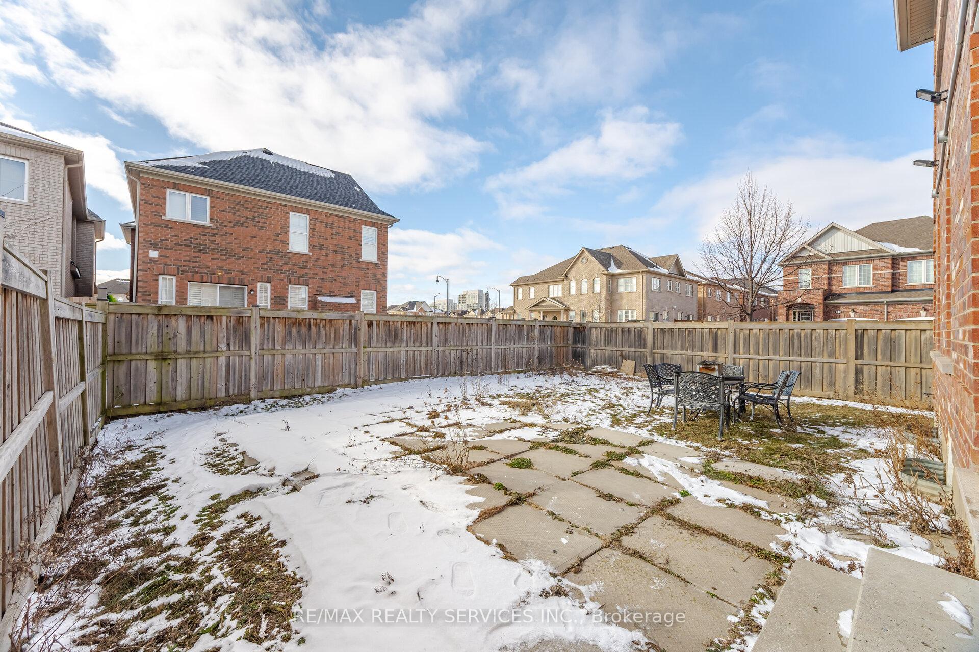 Photo 38 of 1 Ballyhaise Crescent, Brampton, Credit Valley — HOMEH