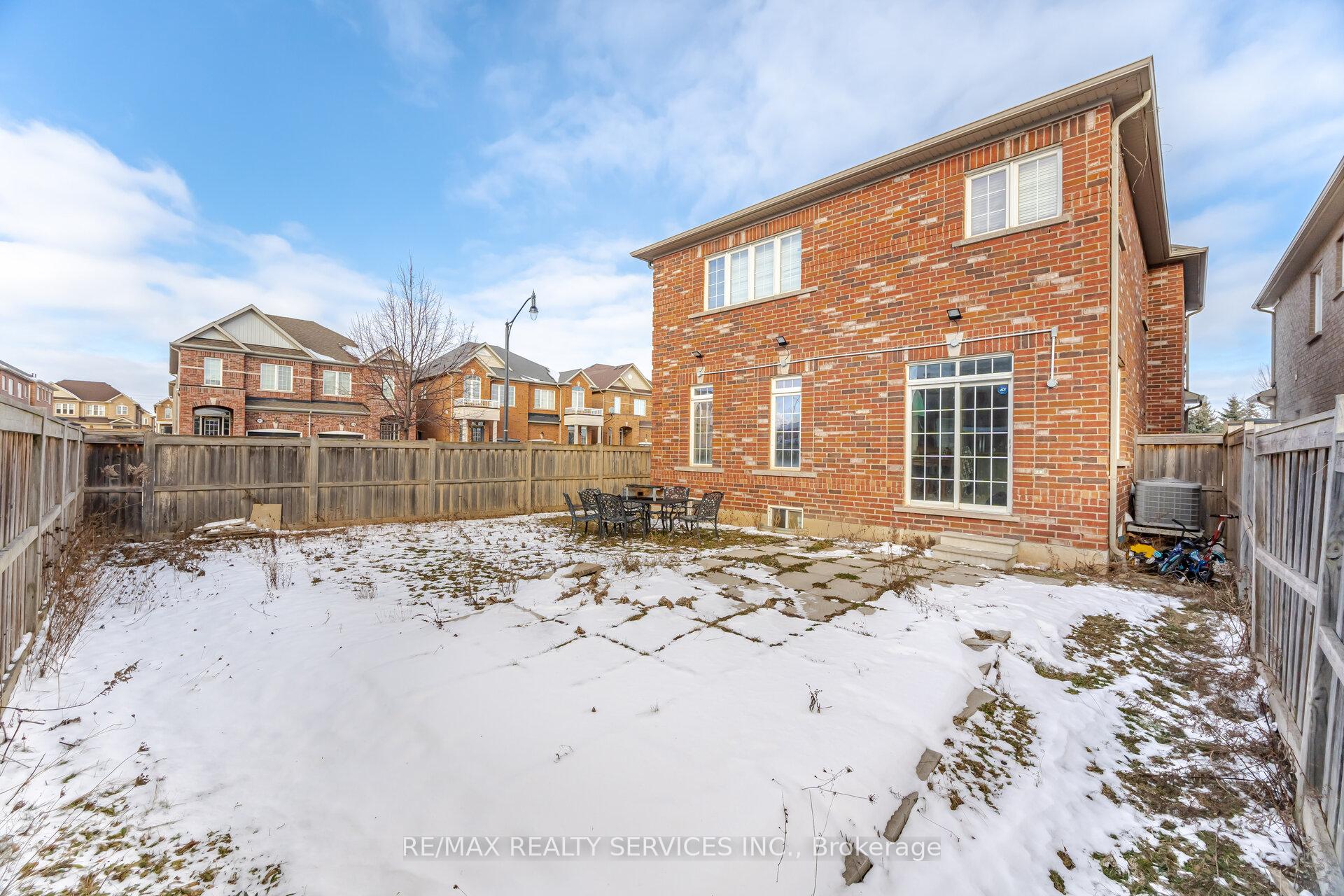 Photo 40 of 1 Ballyhaise Crescent, Brampton, Credit Valley — HOMEH